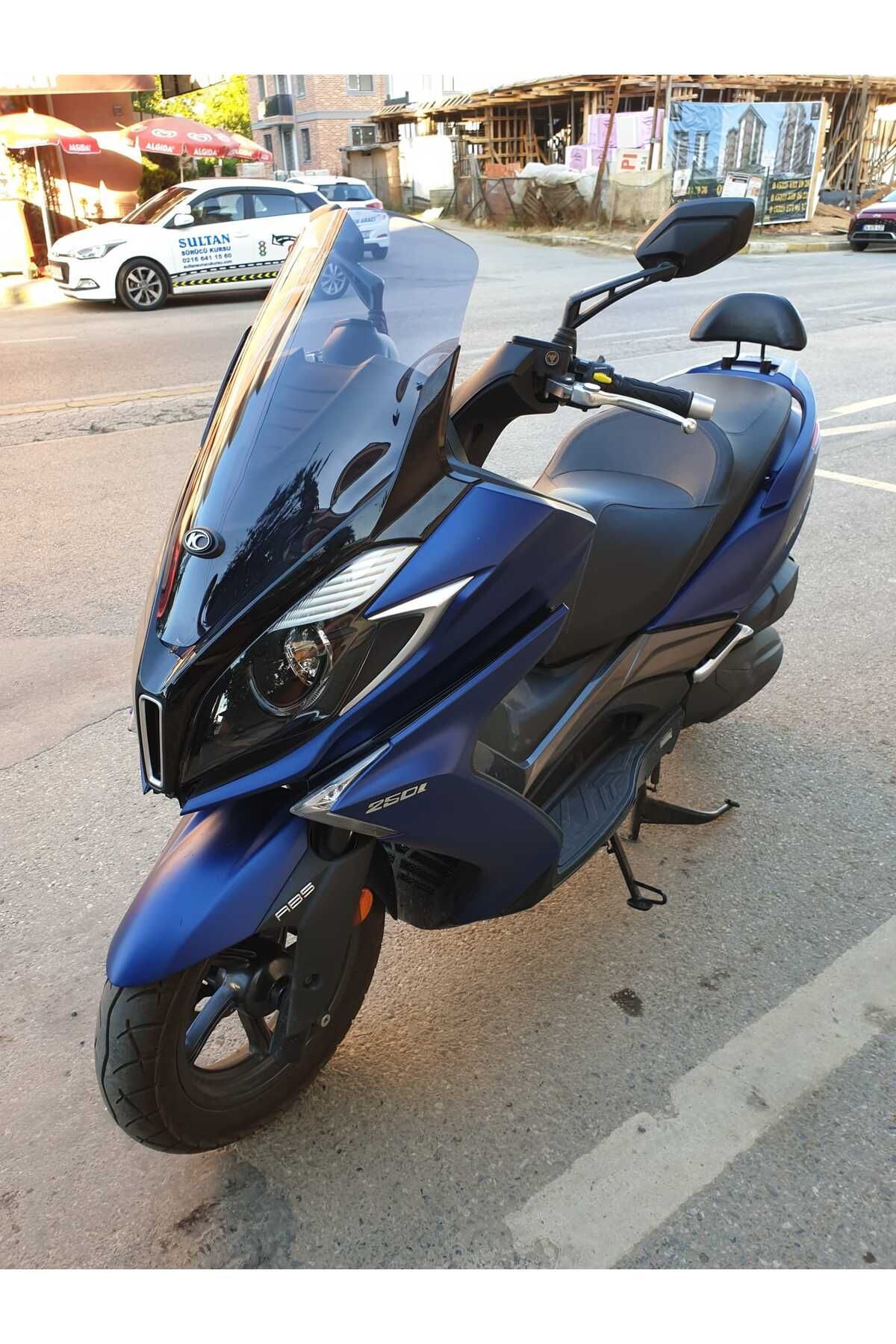 Kymco Downtown 250i Siperlik Ön Cam 2016 2025 Model 61cm Füme Renkli 4mm