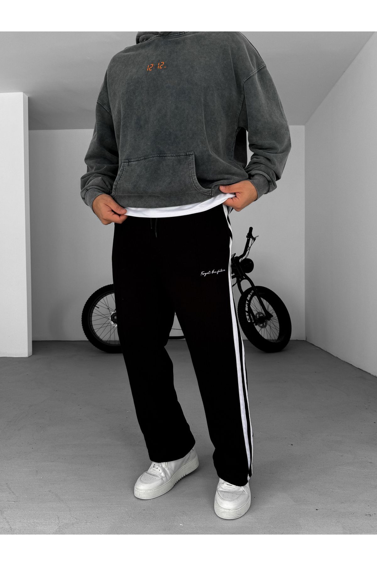 complete the look image
