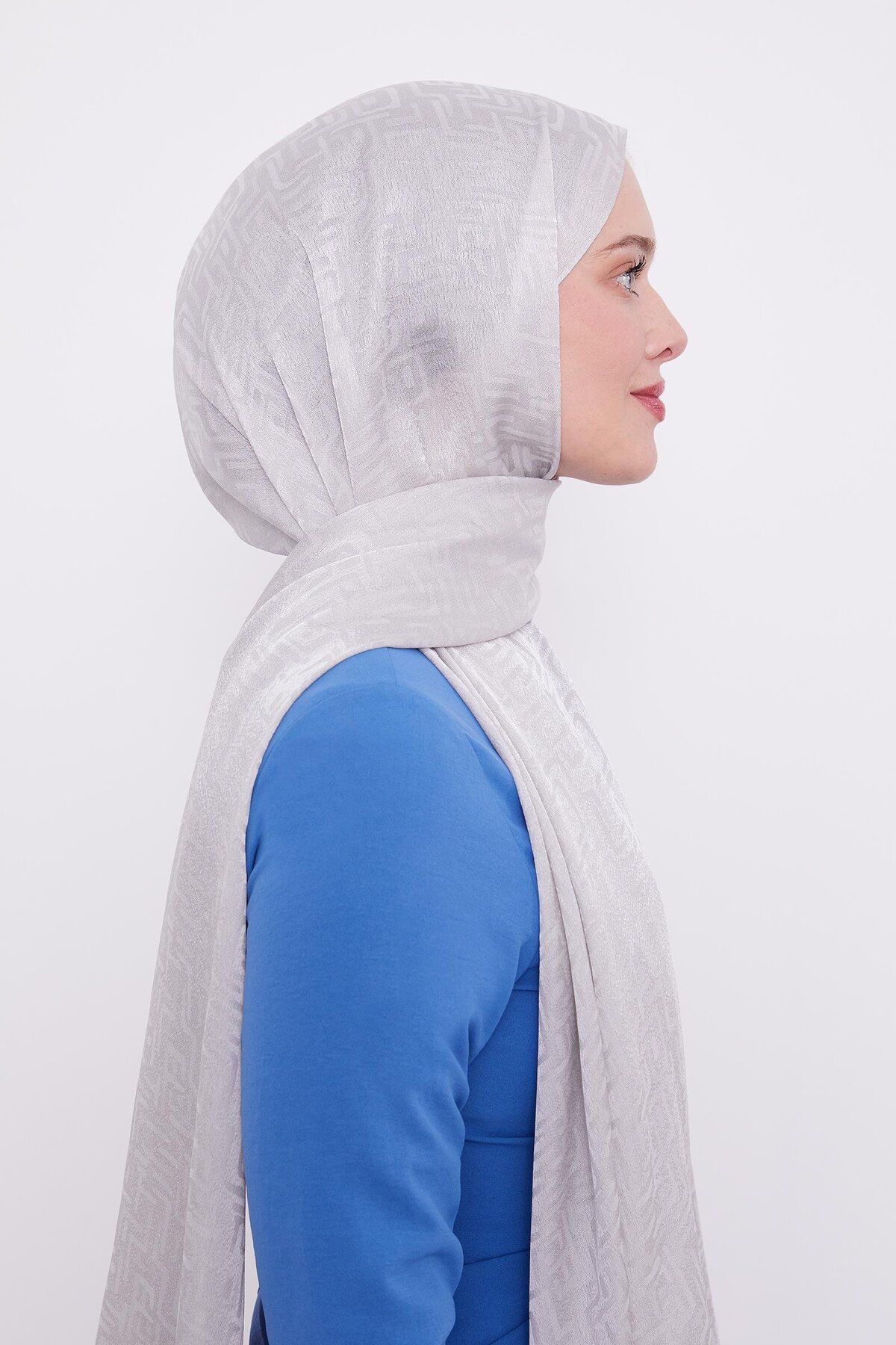 Levidor-Gray Labyrinth Pattern Jacquard Janjan Shawl 3