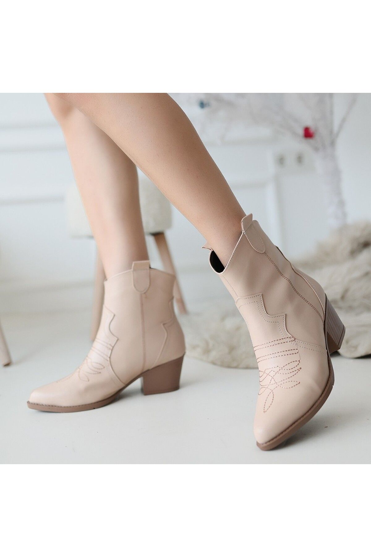 lavish-Gold Akver Nude Leather Heeled Boots 4