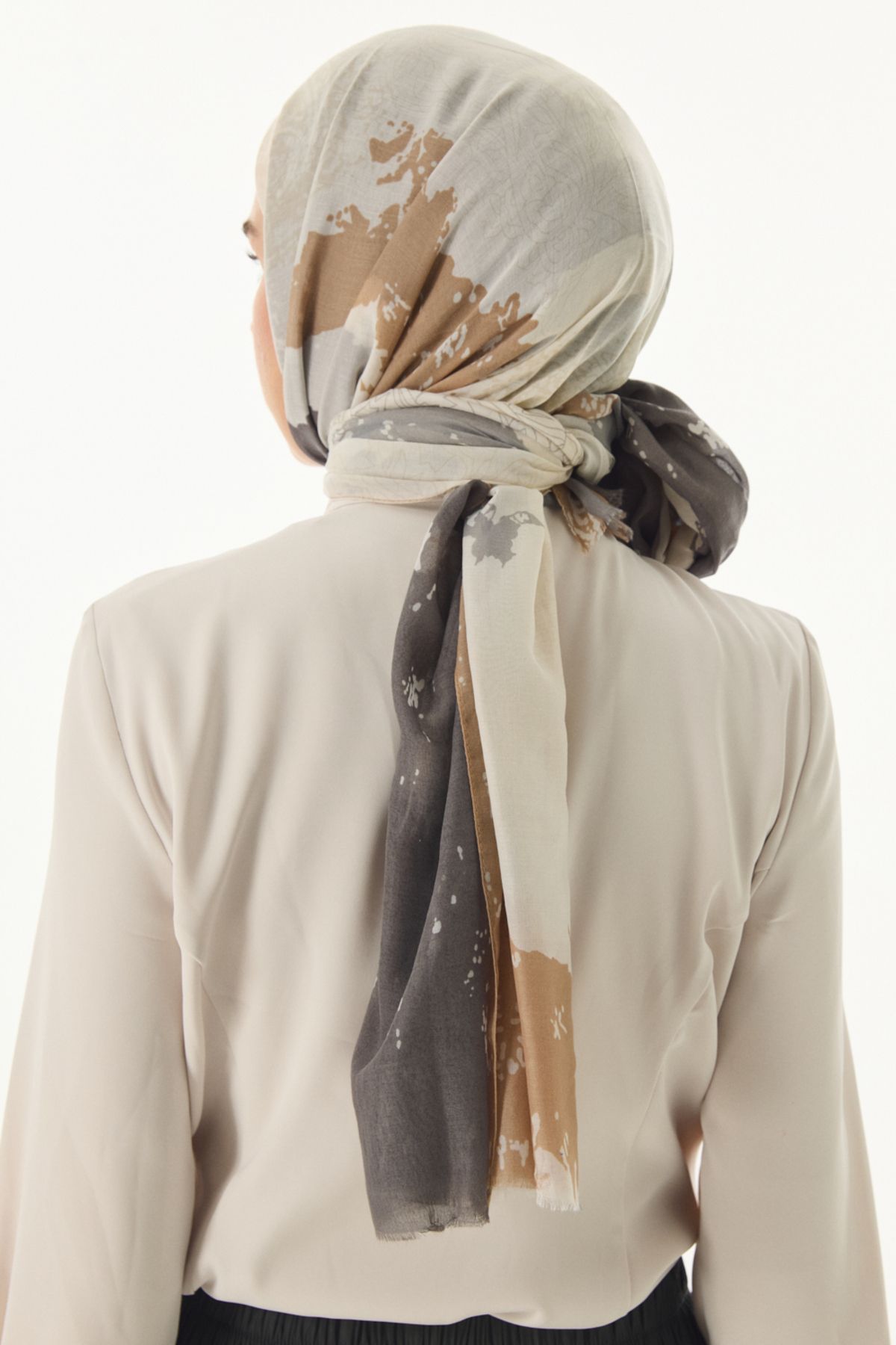 SOFT AKSESUAR-Gradient Stone Design Shawl 6