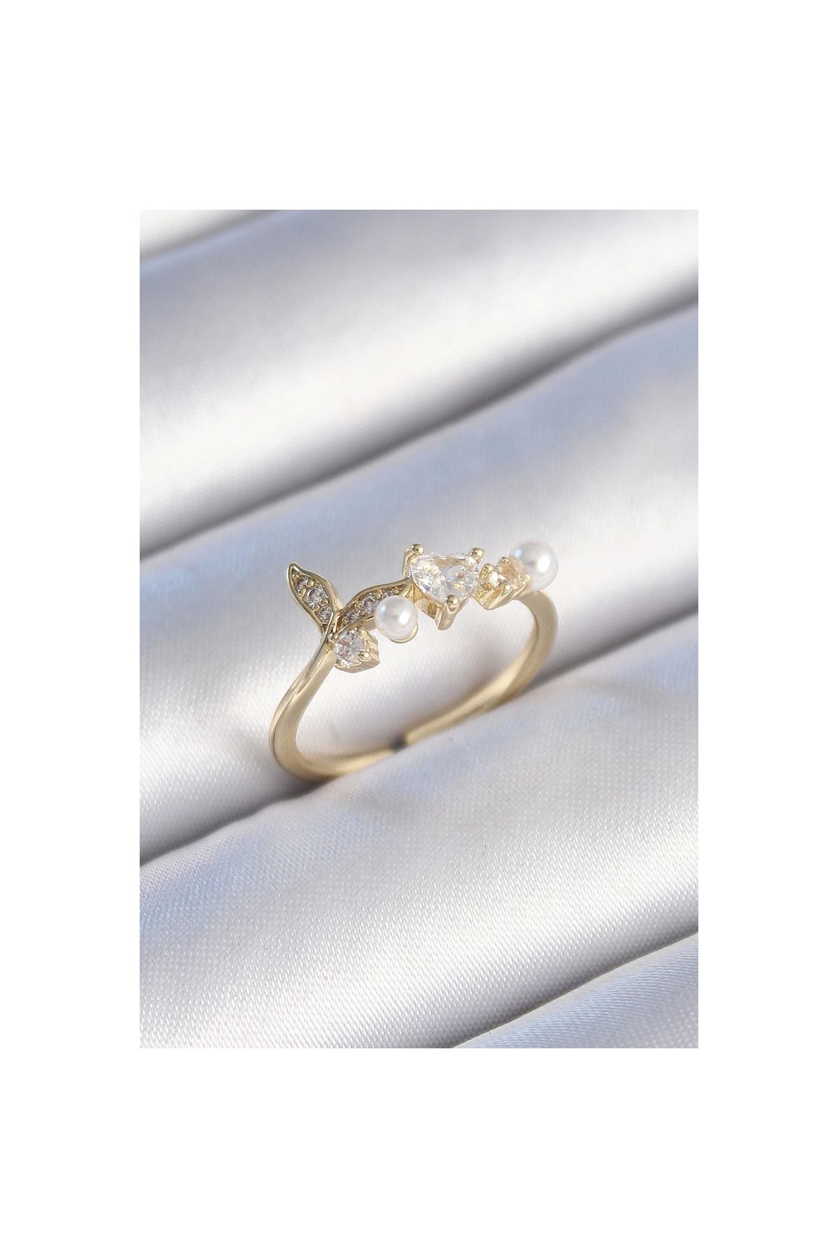 Narnuga Pirinç Gold Renk Zirkon Taşlı Kalp Yaprak Model İnci Detay Kadın Yüzük - TJ-BYK3430