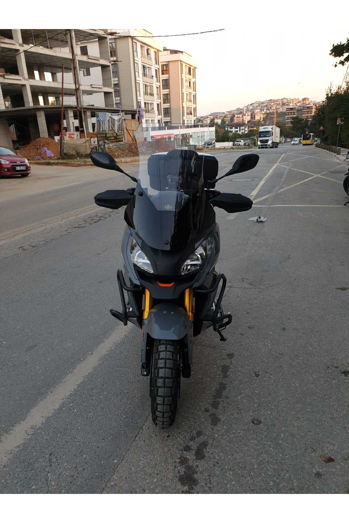Peugeot XP 400 Siperlik Ön Cam 2023-2025 Model 61cm Şeffaf Renkli 4mm ORTA BOYLU CAM