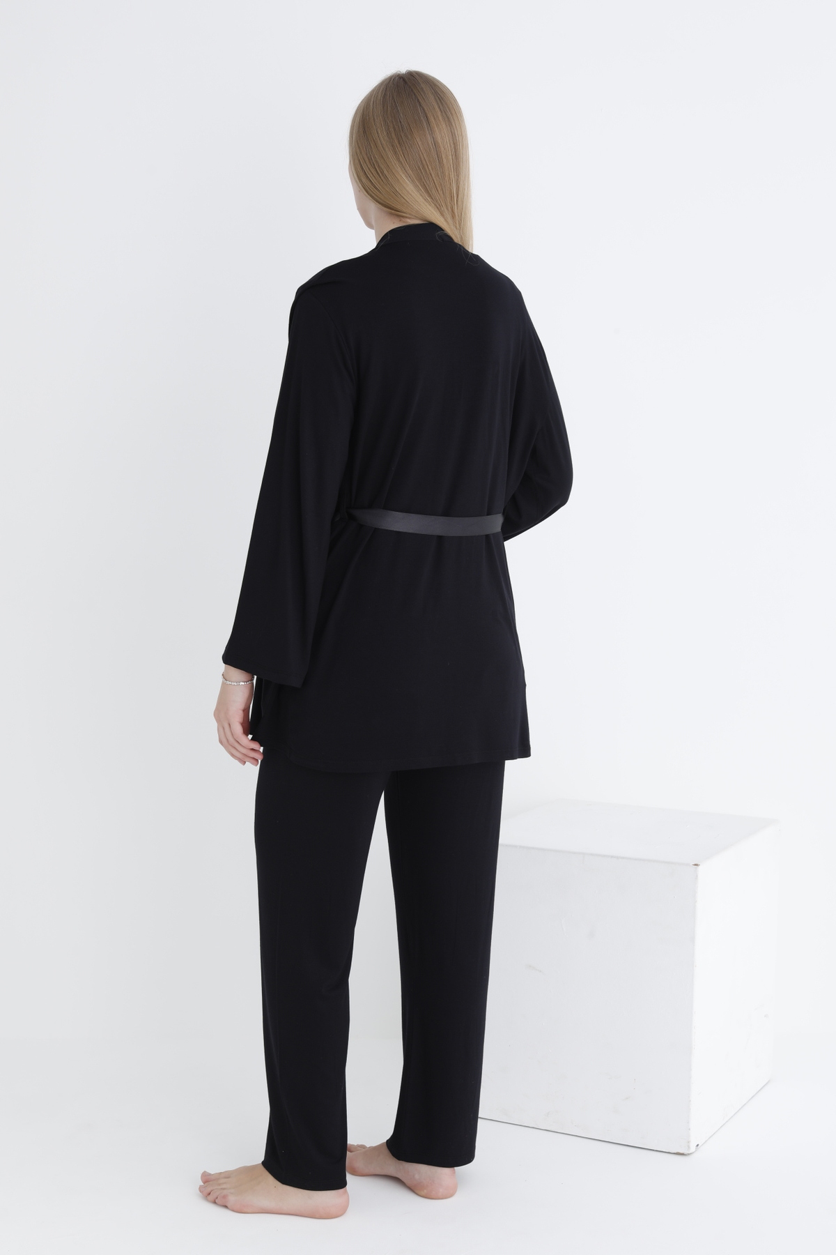 Miss Dünya Lissa Sabahlıklı Fırfır Detaylı Kısa Kol Emzirmeye Uygun Hamile ve Lohusa Pijama Takımı fotoğrafı 2 (önizleme)