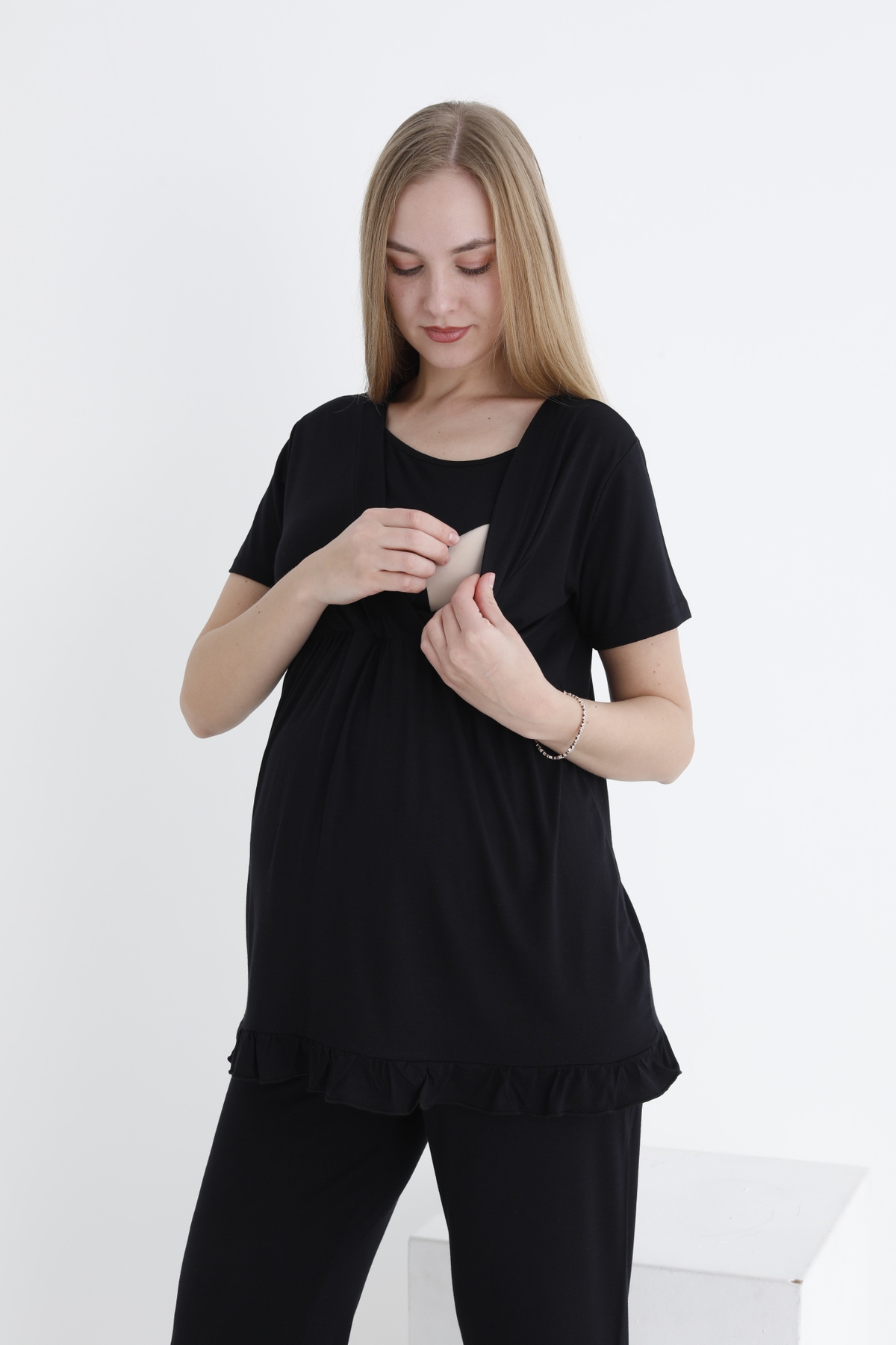 Miss Dünya Lissa Sabahlıklı Fırfır Detaylı Kısa Kol Emzirmeye Uygun Hamile ve Lohusa Pijama Takımı fotoğrafı 7 (önizleme)