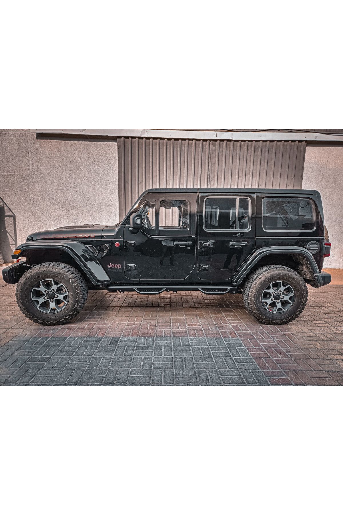 American Off Road-عتبات جانبية وقضبان حماية من الصدمات لسيارة جيب رانجلر JL 4DR موديلات 18-24، إصدار Stealth 2