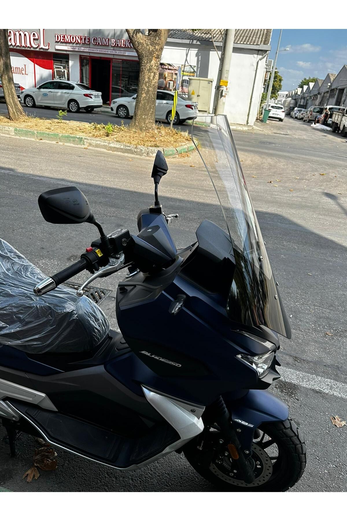 RKS Blade 250 -350  Siperlik Ön Cam 2023-2025 Model 65cm Şeffaf Renkli 4mm ORTA BOYLU CAM