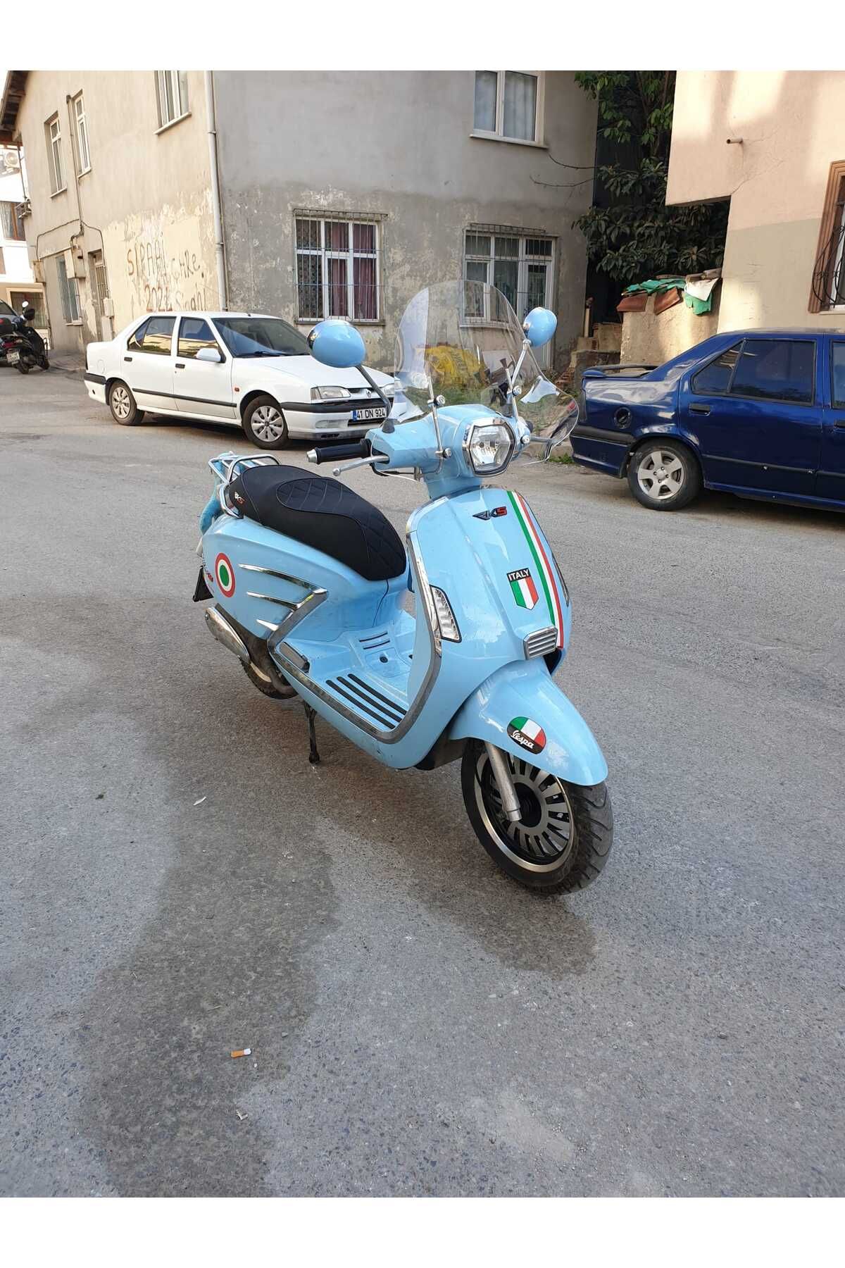 RKS Bitter Siperlik Ön Cam 2022-2025 Model 43cm Şeffaf Renkli 4mm Aparat Gönderi̇lmeyecek