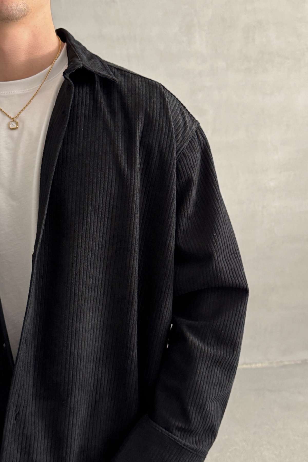 Erkek Oversize Kesim Kadife Gömlek — مشکی HY-03595 — تصویر 6 از 8