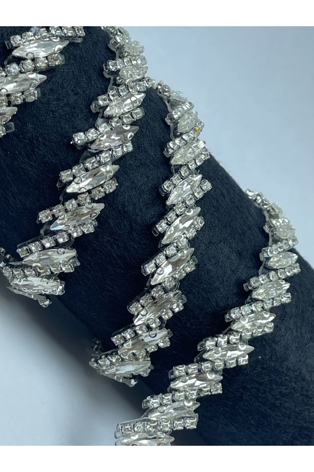 WeddingShopStone Işıltılı Zarafet: Kristal Taşlı Ütüyle Yapışan Aplik Şerit - Giyim Tekstil Hobi 50cm
