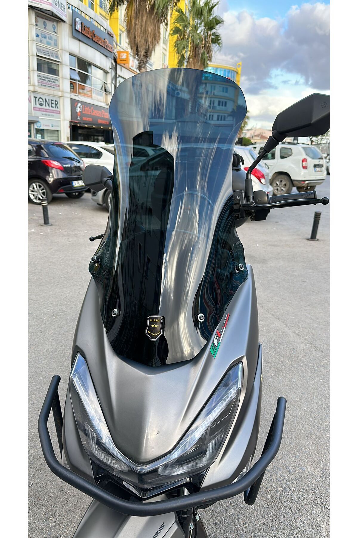 Küba Newlight PRO Siperlik Ön Cam 2023-2025 Model 68cm siyah Renkli 4mm ORTA BOYLU CAM
