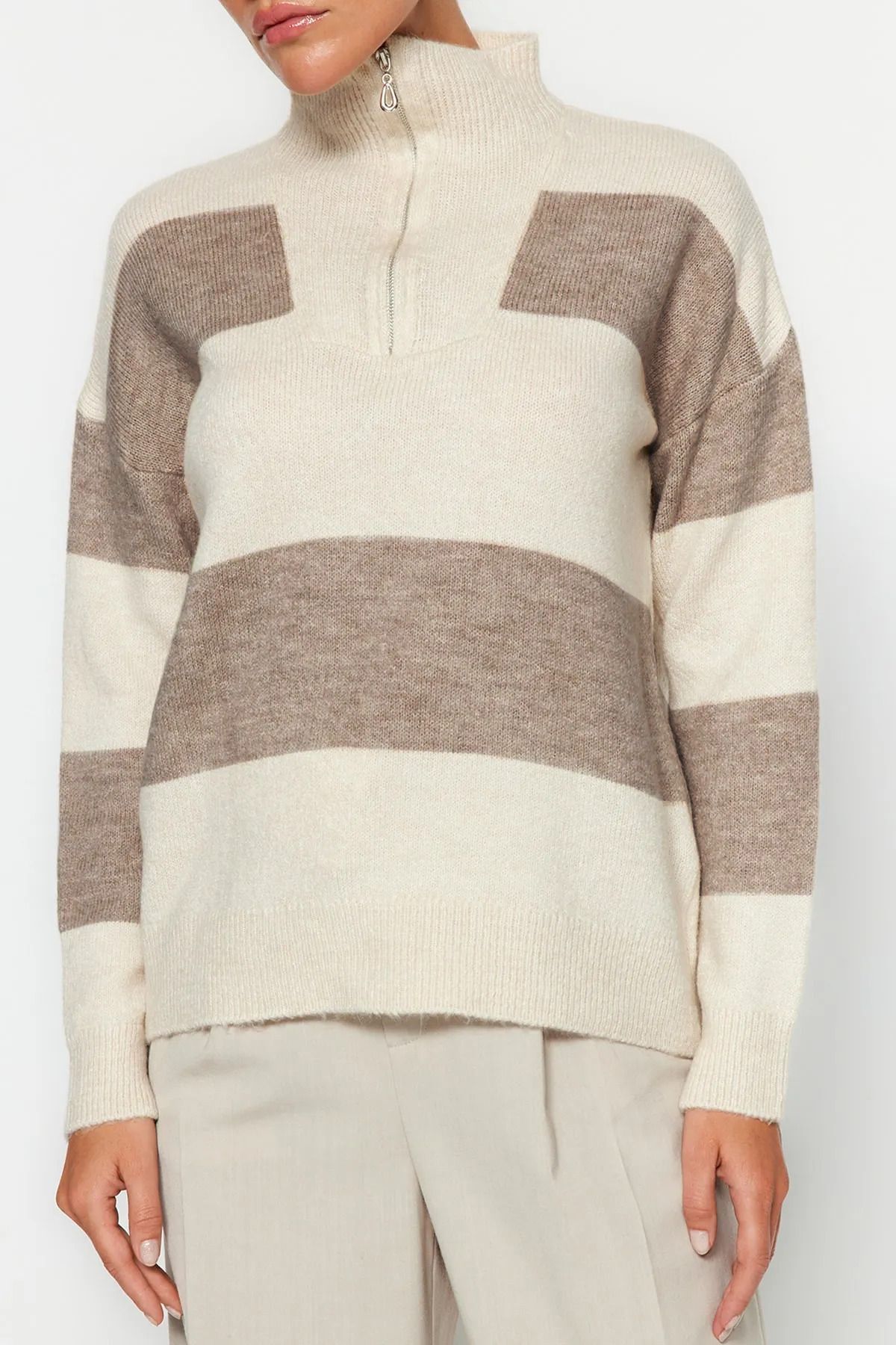 Trendyol Collection-Weich strukturierter beige Strickpullover – weite Passform, Reißverschluss TWOAW22KZ0424 3