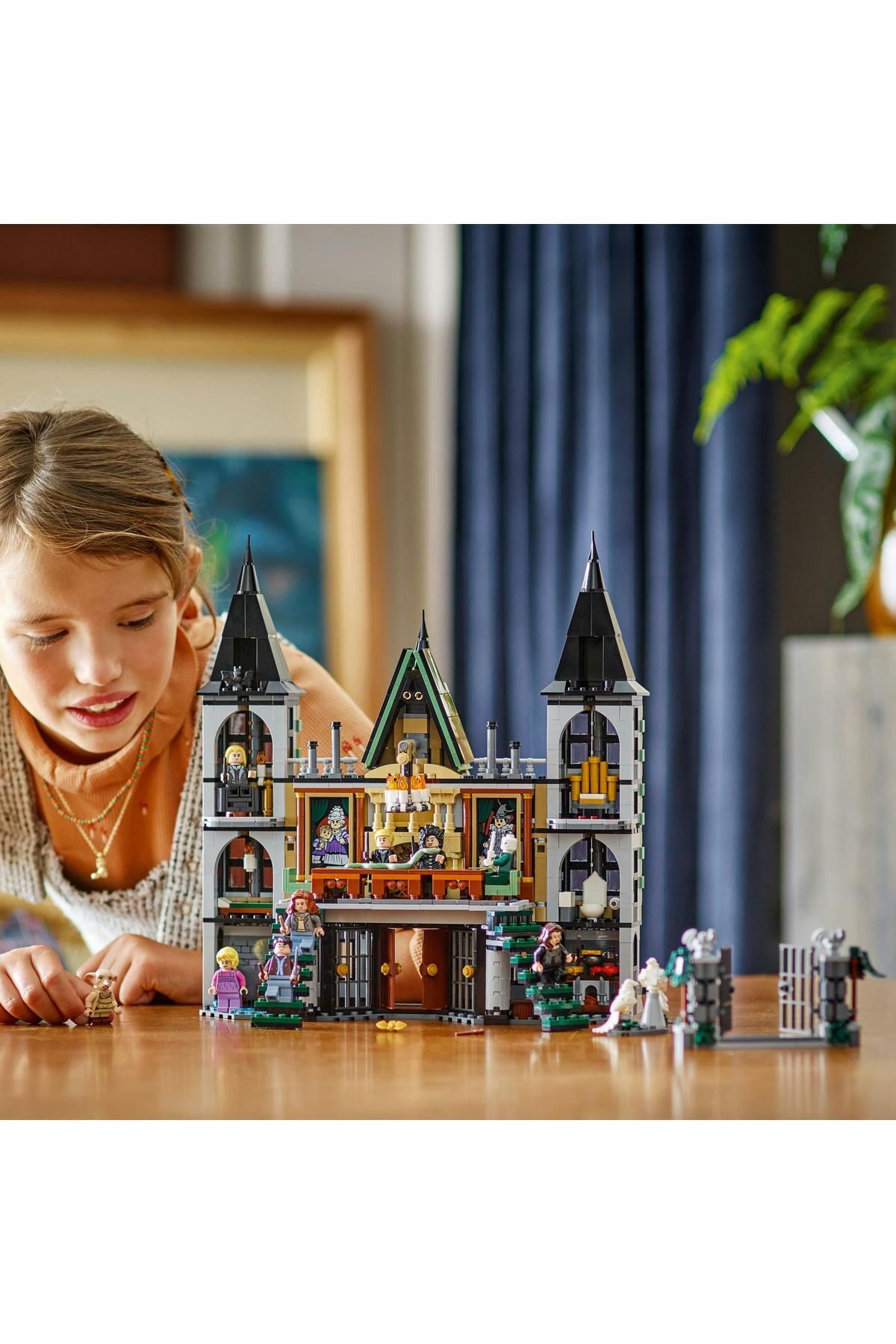 LEGO-® Harry Potter™ Malfoy Manor, Wizard Toy Building Set 76453 10