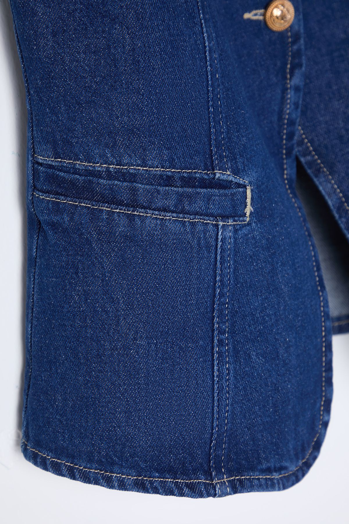 Trendyol Collection-Dark Blue More Sustainable Gold Buttoned Stitching Detailed Denim Vest Twoss25Ye00001 8