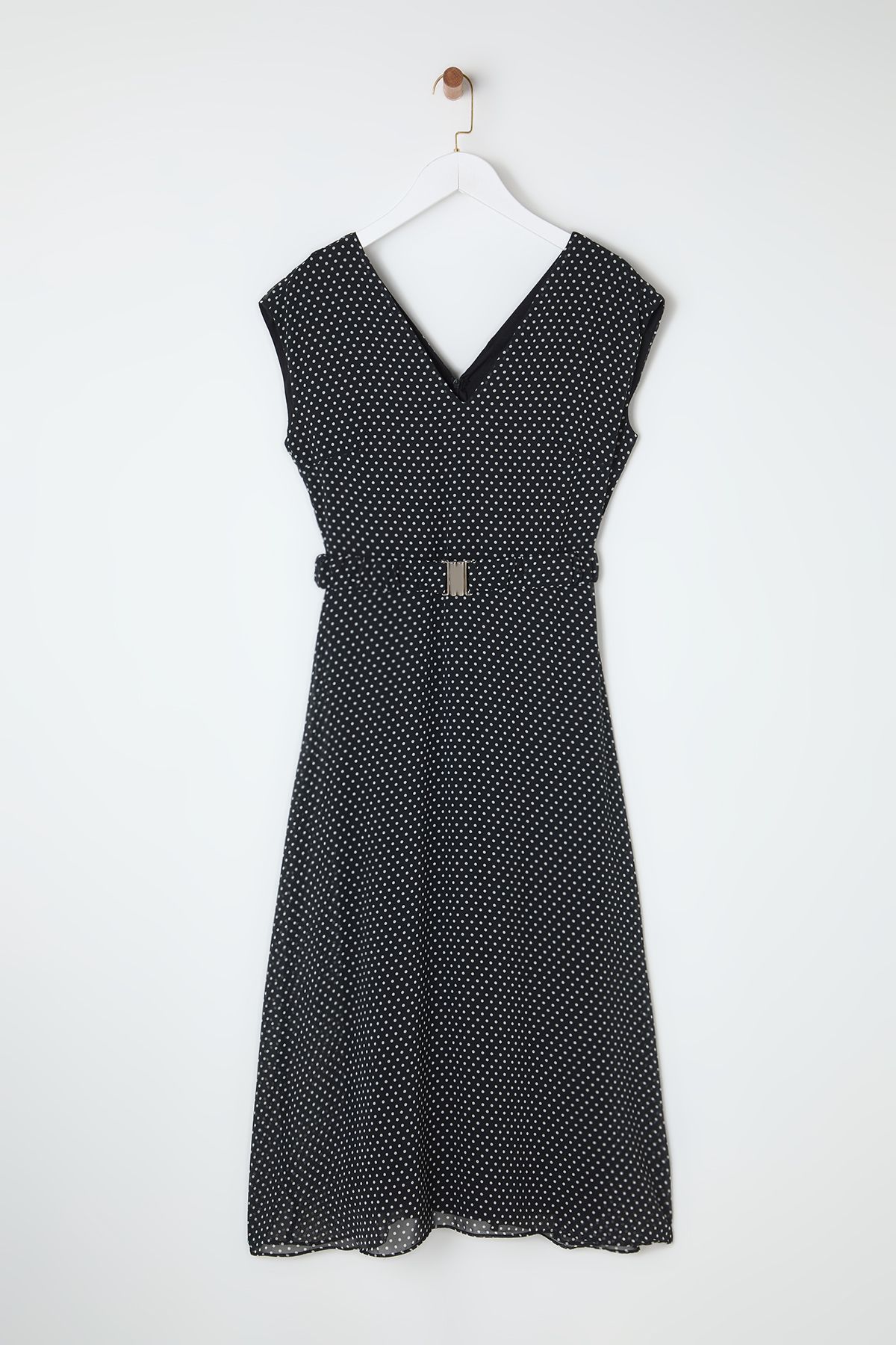 Trendyol Collection-Schwarzes, gewebtes Midikleid mit Polka Dot Print und V-Ausschnitt in A-Linie mit Gürtel TWOSS25EL00135 6