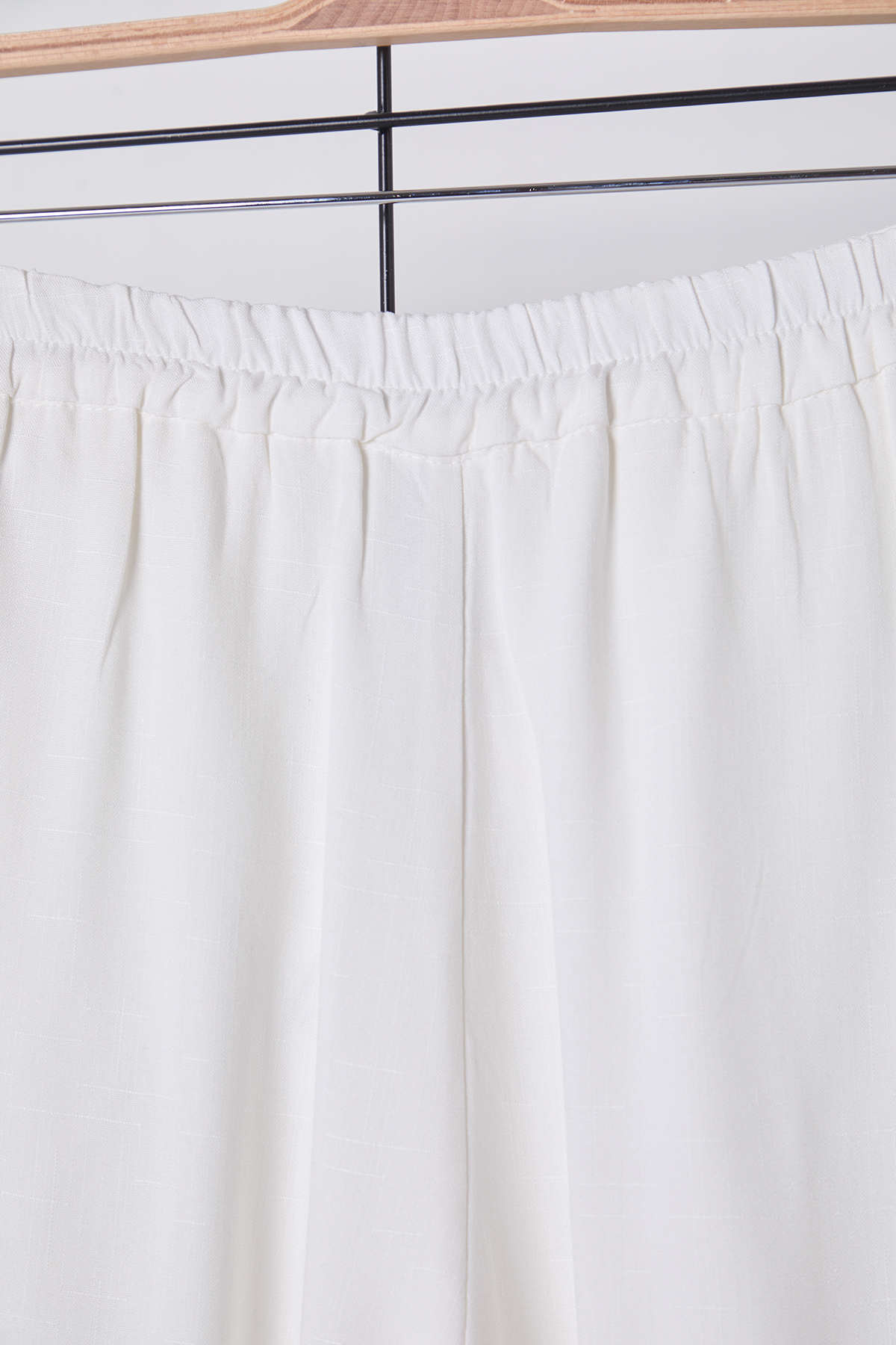 Trendyolmilla  Beyaz Keten Görünümlü Wide Leg/Geniş Paça Dokuma Pantolon TWOSS25PL00020 - Görsel 9