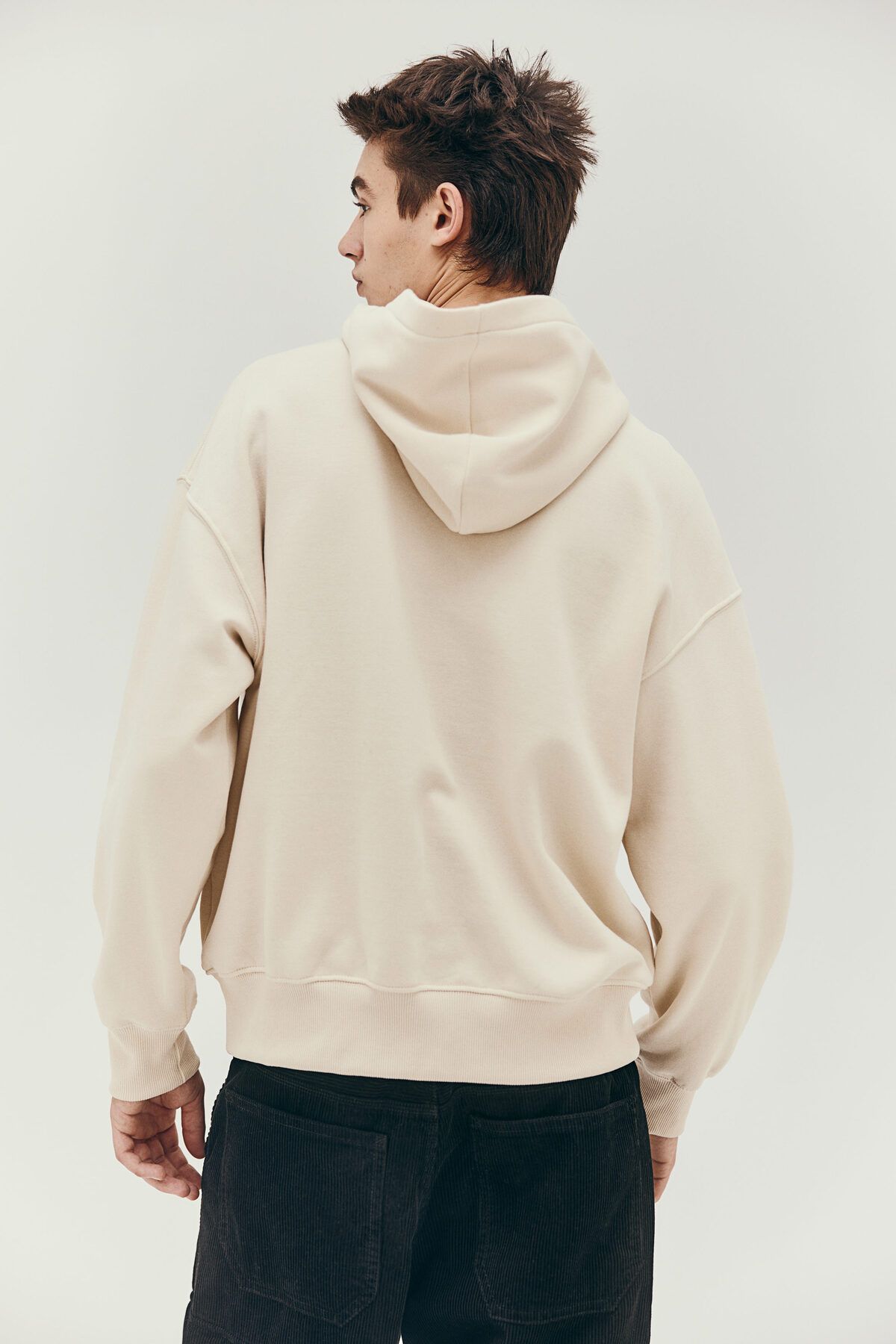 سویشرت آبی مردانه بالای سرپوش و چاپی بزرگ H M H&M