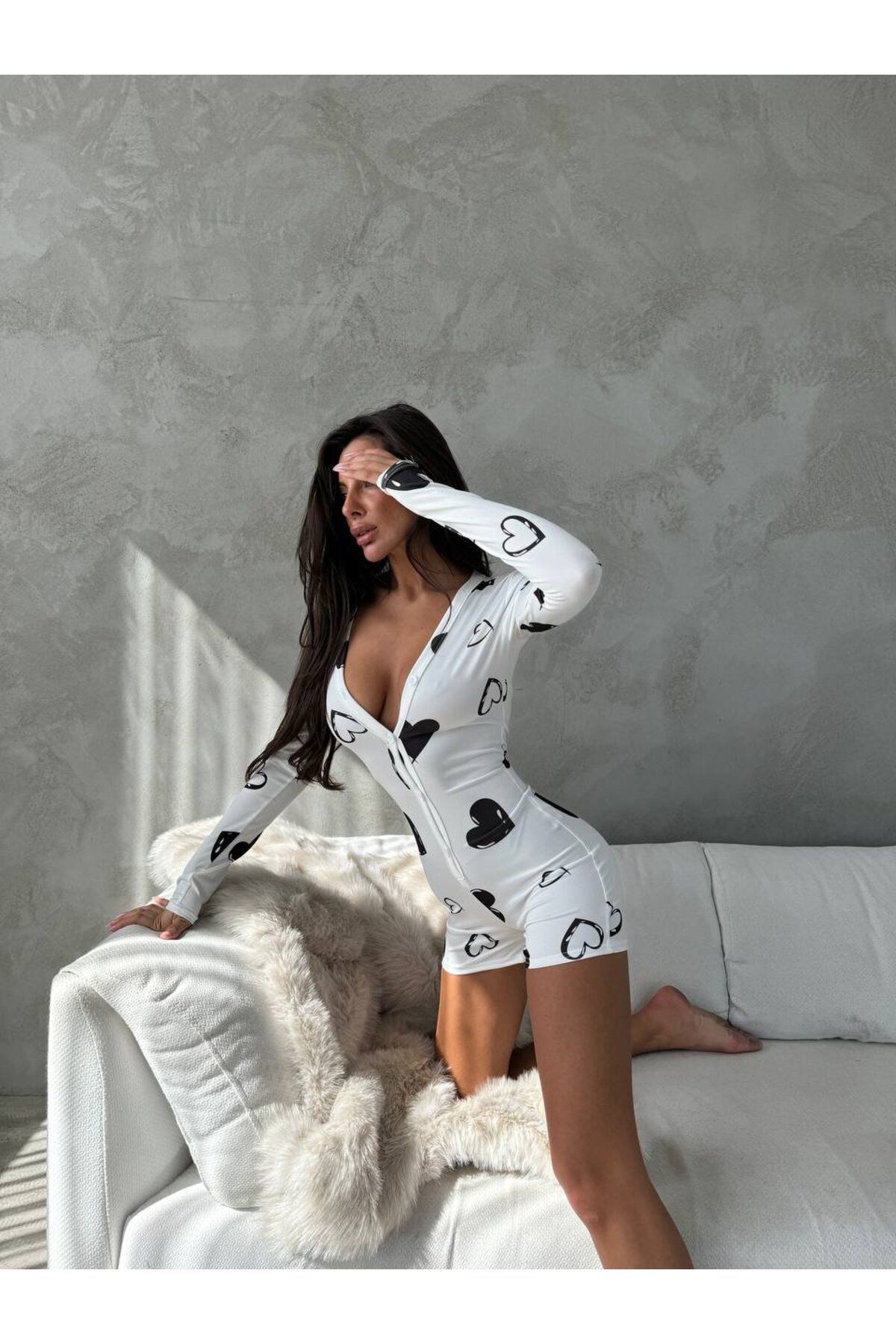 velmorafashion Kadın Dijital Baskılı Kumaş Düğme Detaylı Mini Tulum