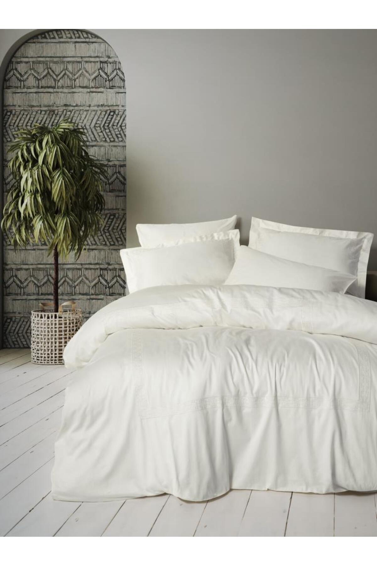 FAYMEM GLOBAL Nakışlı Çift Kişilik Saten Nevresim Takımı Luxe Ekru