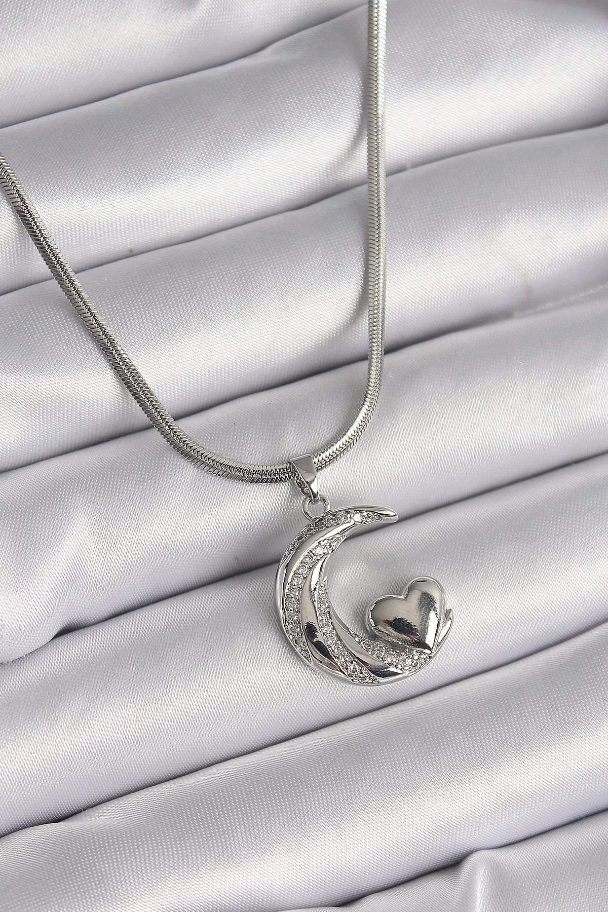 MMB Boutique 316L Çelik Gümüş Renk İtalyan Zincir Zirkon Taşlı Halil Figür Kalp Detay Kadın Kolye