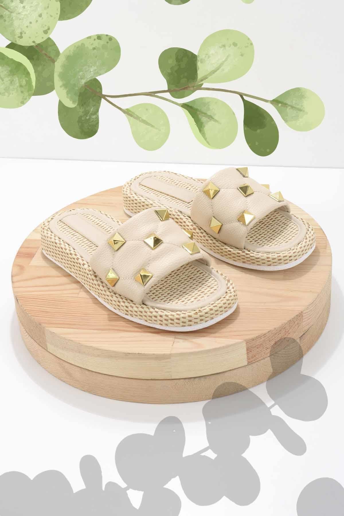 دمپایی زنانه بژ K04868044409 Bambi