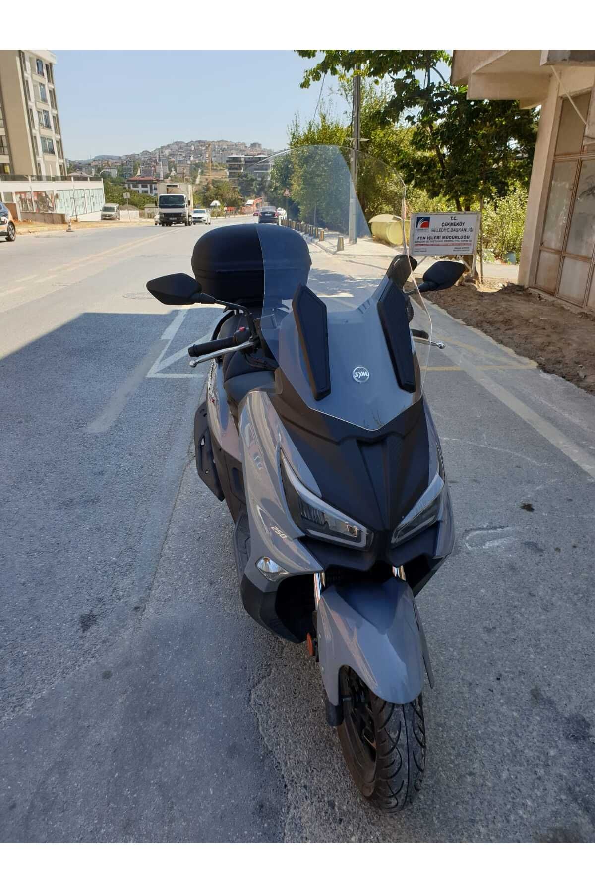SYM Joymax Z Plus Siperlik Ön Cam 2023-2025 Model 70cm Şeffaf Renkli 4mm