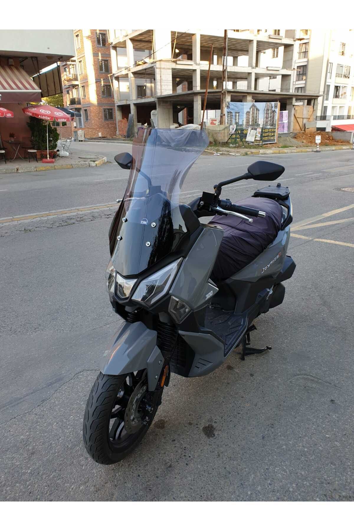 SYM Joyride 300 Siperlik Ön Cam 2023-2025 Model 65cm Füme Renkli 4mm ORTA BOYLU CAM