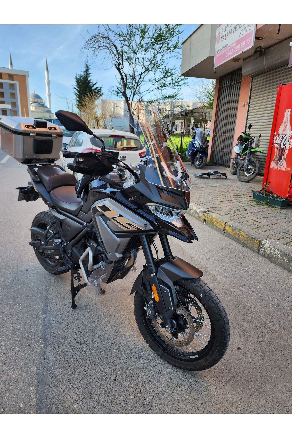 Voge DSX 650 Siperlik Ön Cam 2022 Model 55cm Şeffaf Renkli 4mm KISA SPOR CAM