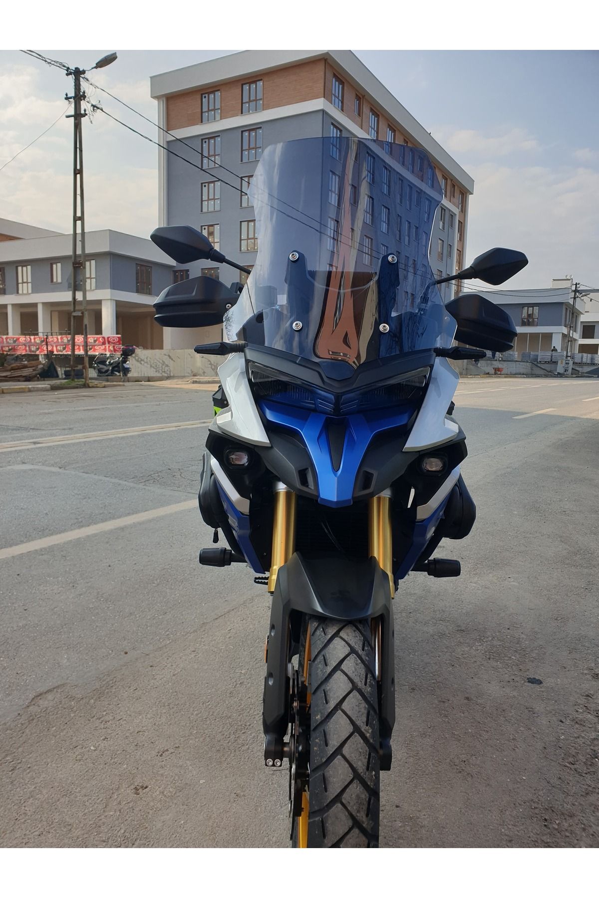 Voge DSX 525 Siperlik Ön Cam 2023-2025 Model 56cm Füme Renkli 4mm SPORTİF MODEL