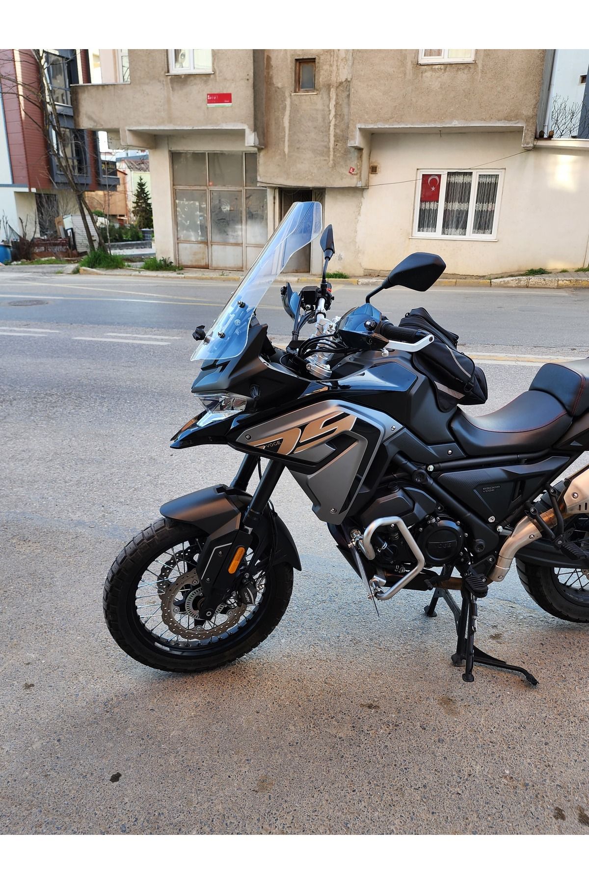 Voge DSX 650 Siperlik Ön Cam 2022 Model 55cm Şeffaf Renkli 4mm KISA SPOR CAM