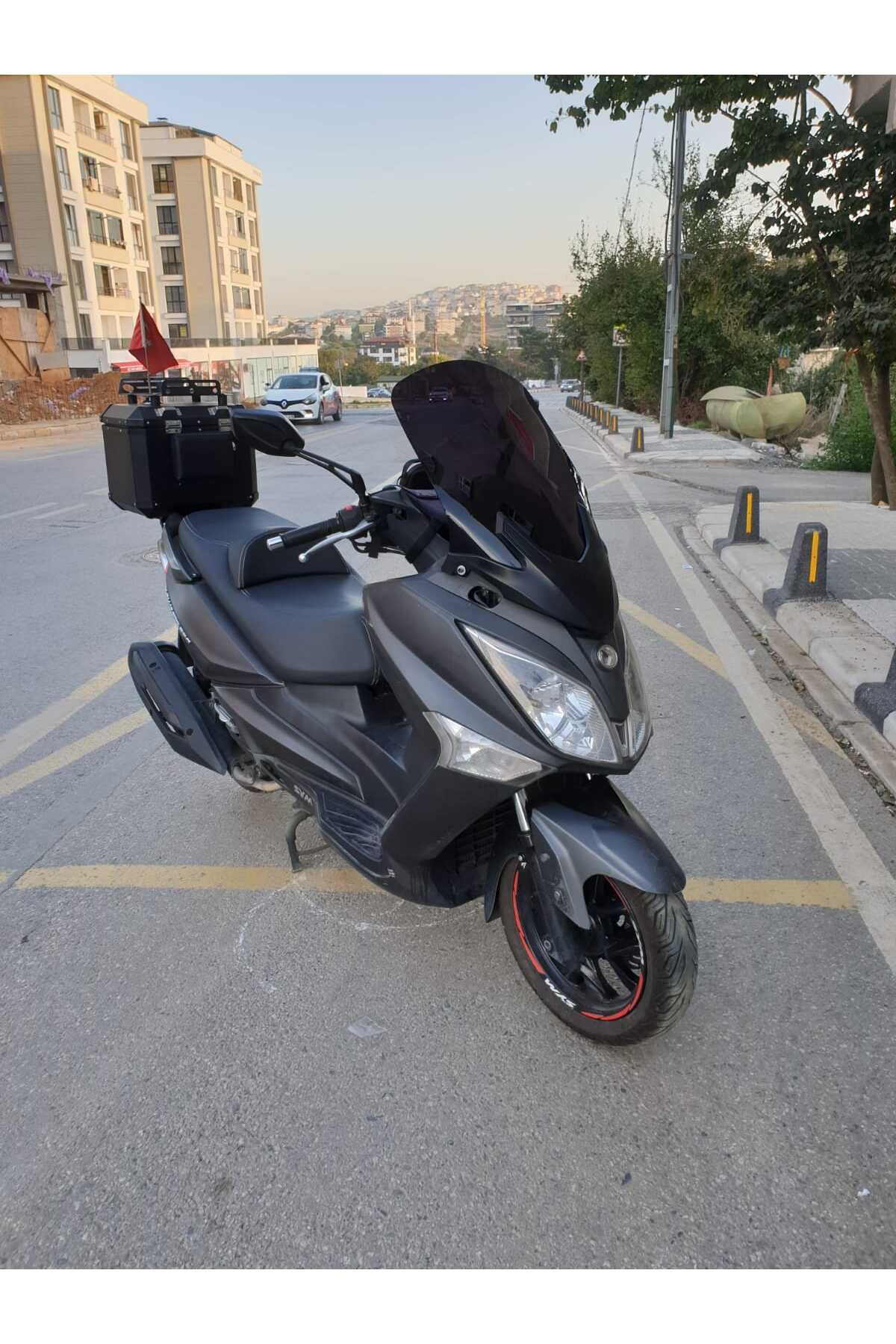 SYM Joymax 250 İ Siperlik Ön Cam 2015 2016 Model 65cm Siyah Renkli 4mm APARAT GÖNDERİLMEYECEK