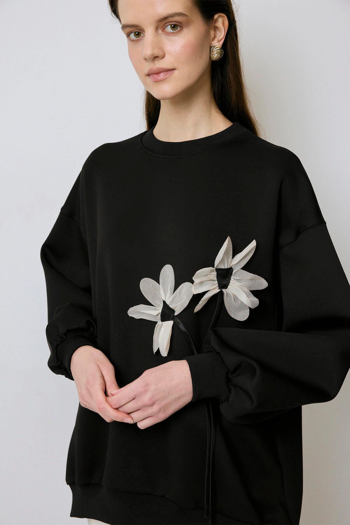 Touché Privé-SCUBA-SWEATSHIRT MIT BLUMENDETAIL 2