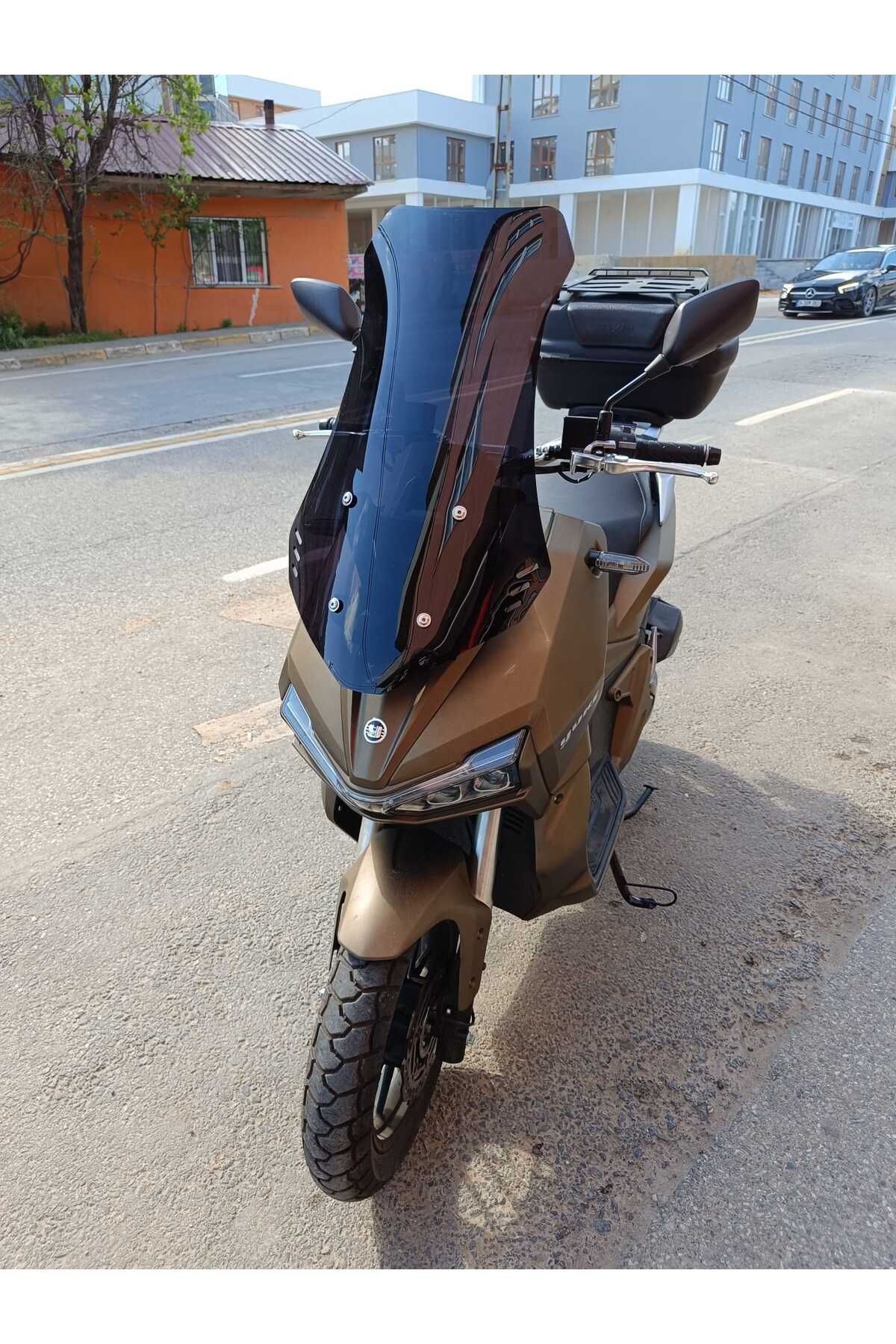 Yuki Adventure 150 Siperlik Ön Cam 2023-2025 Model 65cm Siyah Renkli 4mm ORTA BOYLU CAM