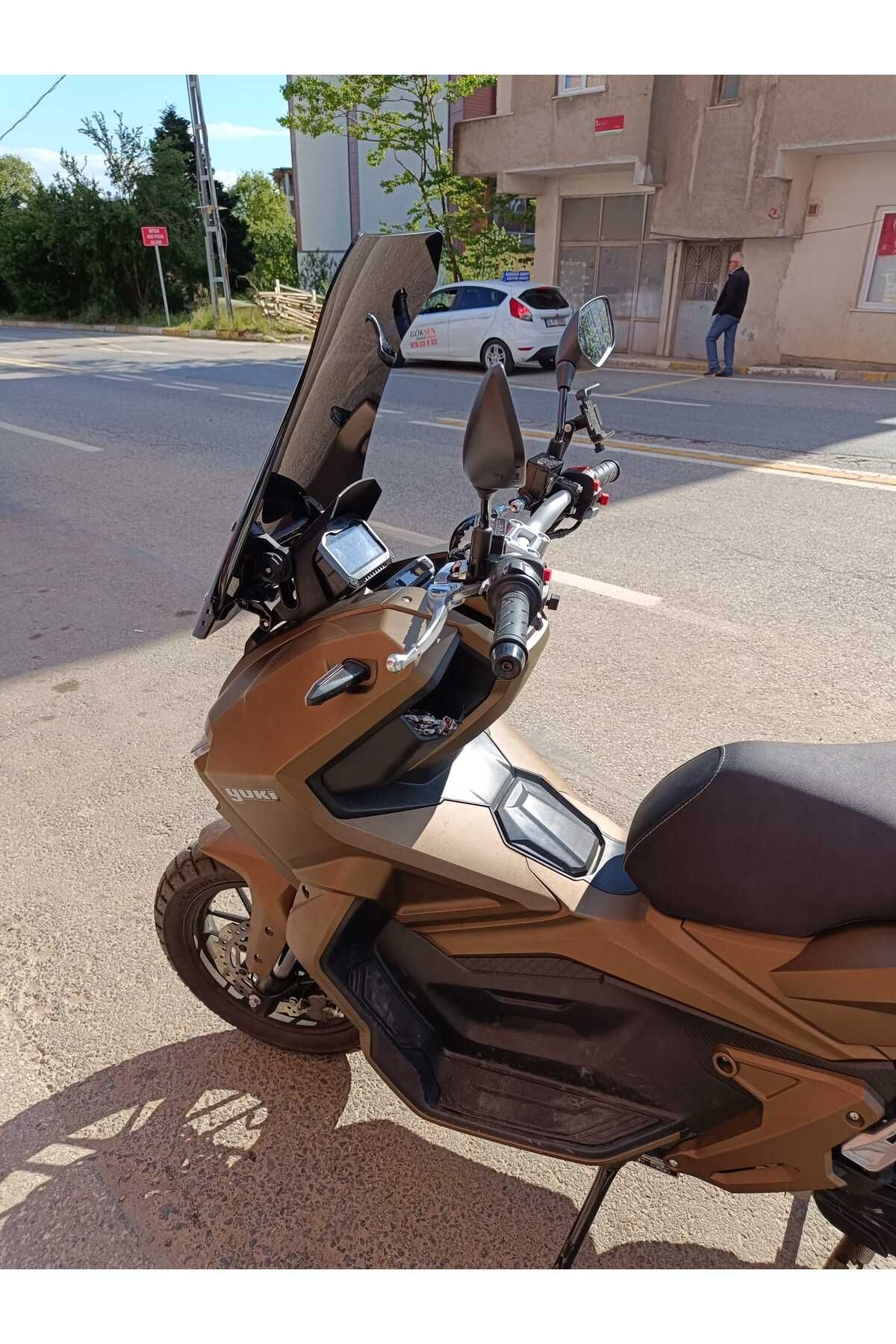 Yuki Adventure 150 Siperlik Ön Cam 2023-2025 Model 65cm Siyah Renkli 4mm ORTA BOYLU CAM