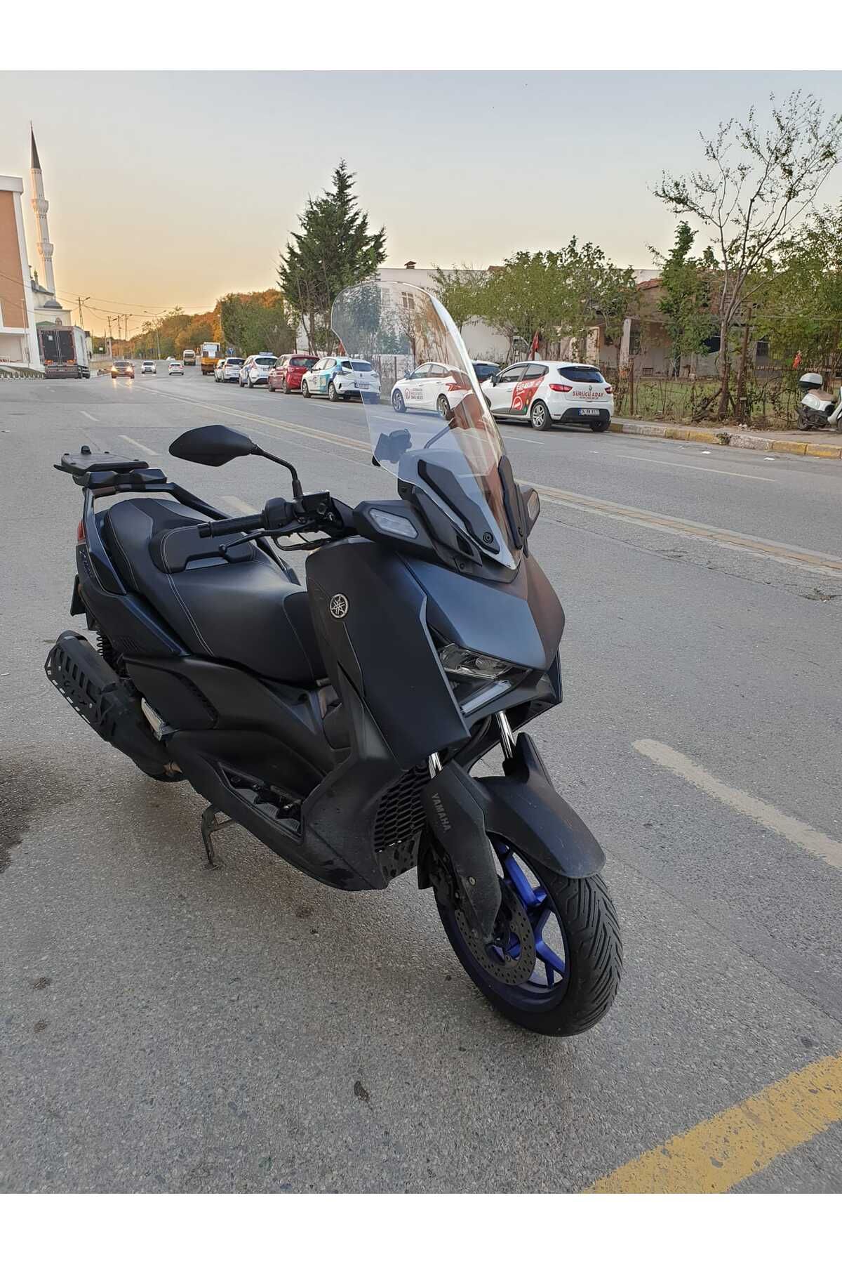 Yamaha Xmax 250 Siperlik Ön Cam 2023-2025 Model 65cm Siyah Renkli 4mm ORTA BOYLU CAM
