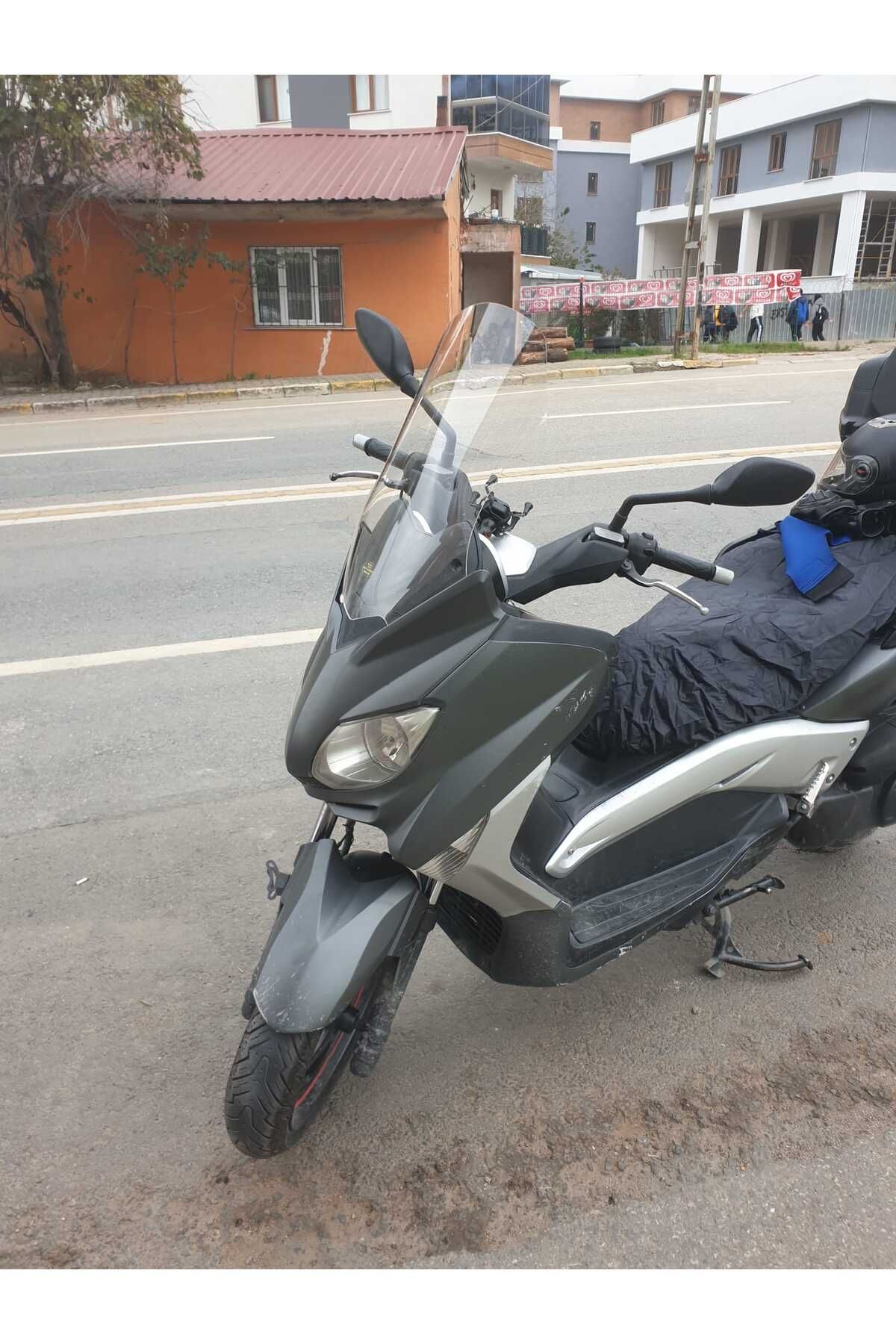 Yamaha Xmax 250 Siperlik Ön Cam 2011 2013 Model 55cm Şeffaf Renkli 4mm KISA SPOR CAM