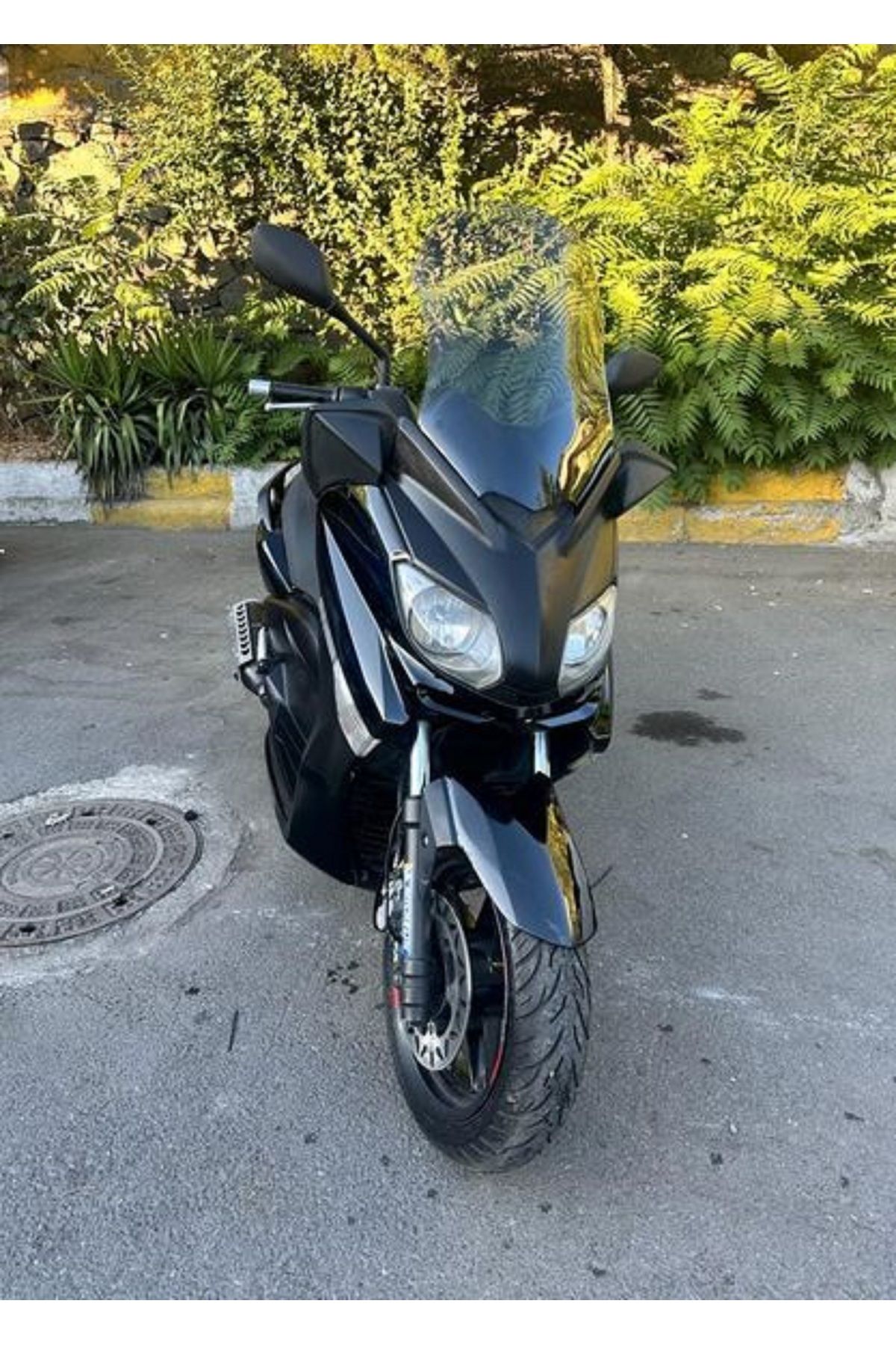 Yamaha Xmax 250 Siperlik Ön Cam 2011 2013 Model 55cm Füme Renkli 4mm KISA SPOR CAM