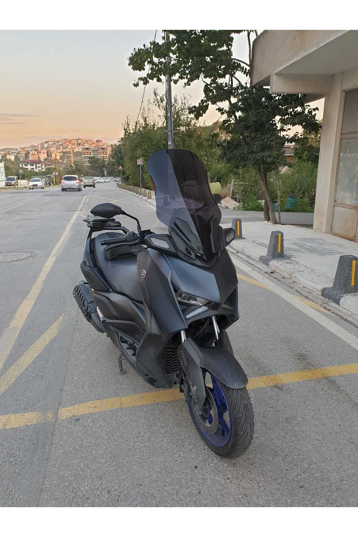 Yamaha Xmax 250 Siperlik Ön Cam 2023-2025 Model 65cm Füme Renkli 4mm ORTA BOYLU CAM
