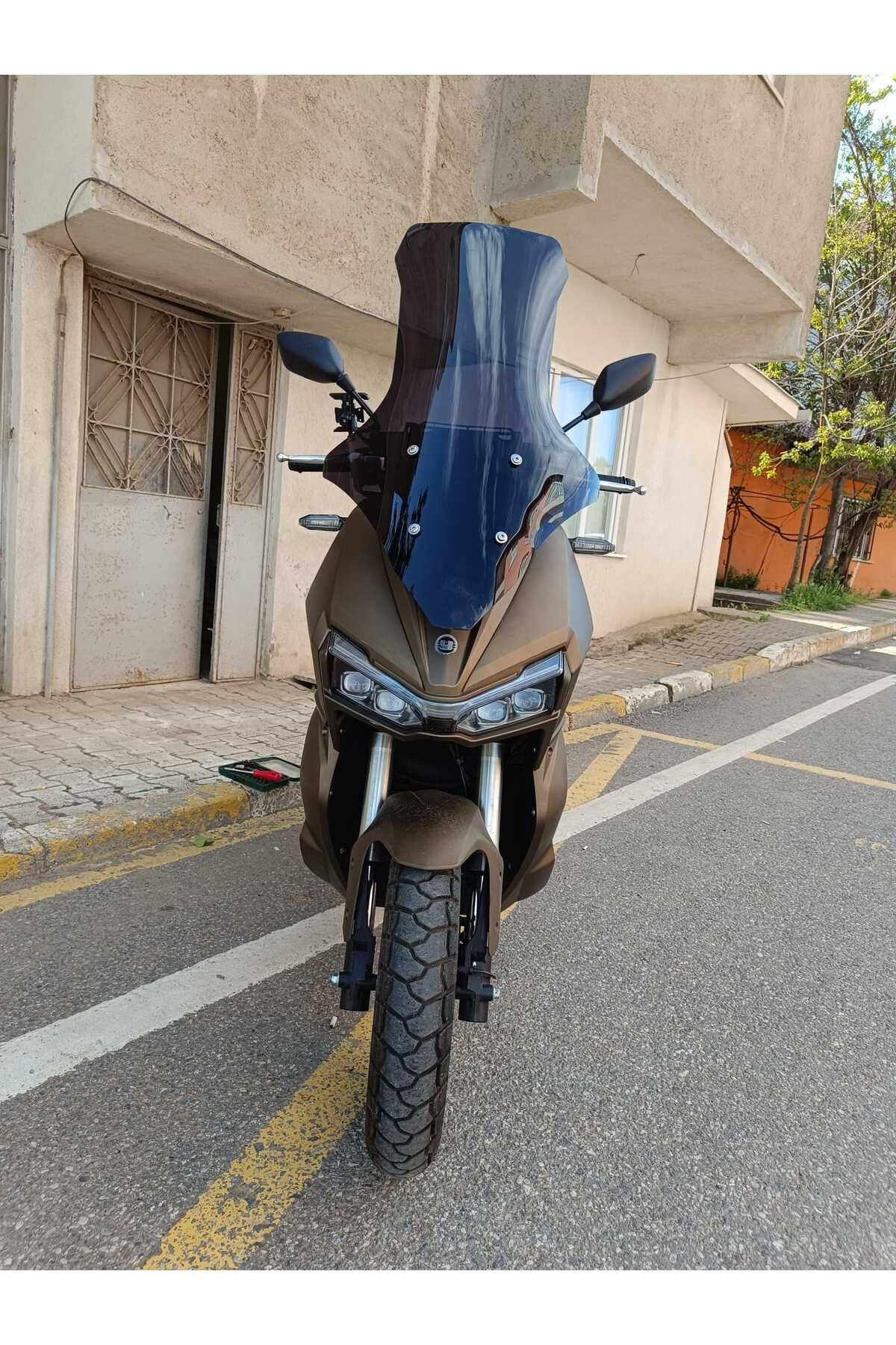 Yuki Adventure 150 Siperlik Ön Cam 2023-2025 Model 78cm Siyah Renkli 4mm UZUN CAM