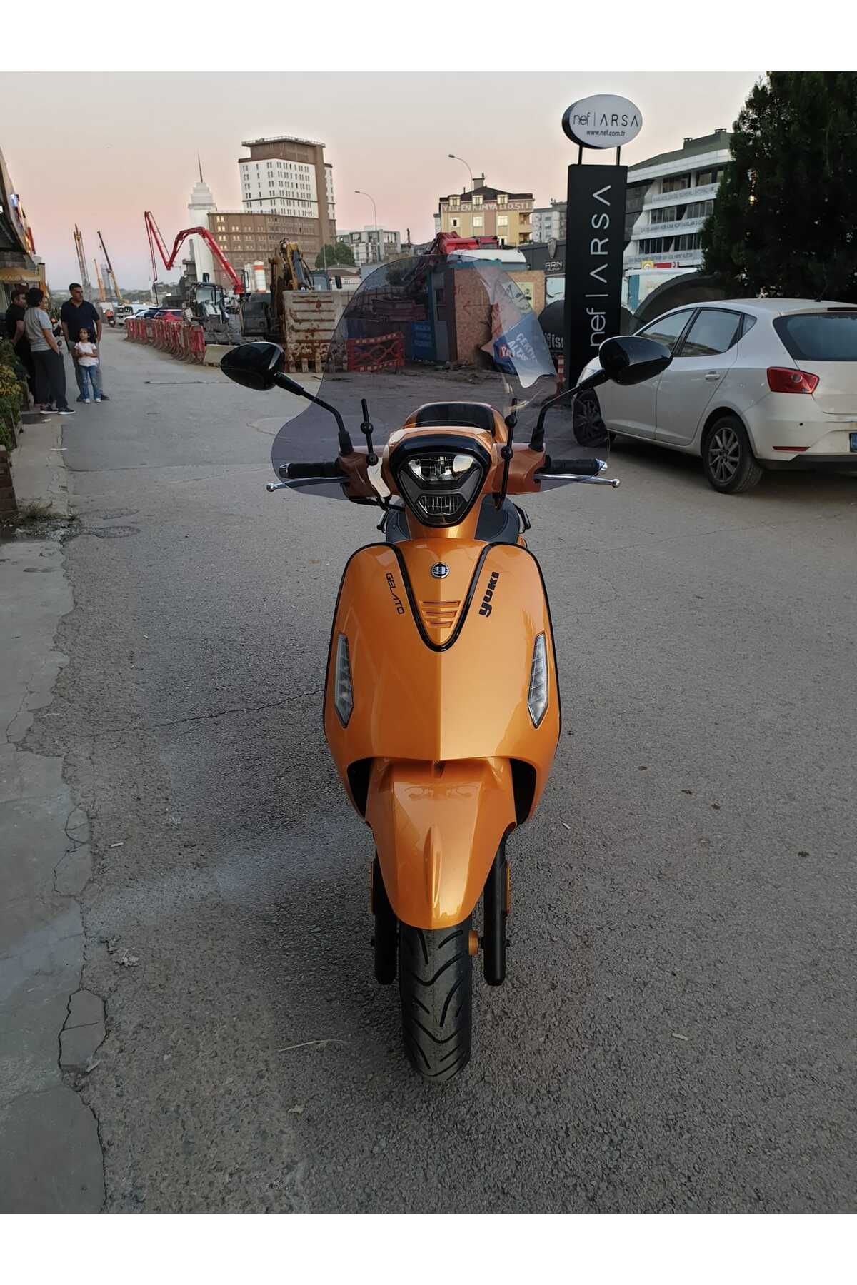 Yuki Gelato 150 Siperlik Ön Cam 2023-2025 Model 43cm Füme Renkli 4mm APARATSIZDIR