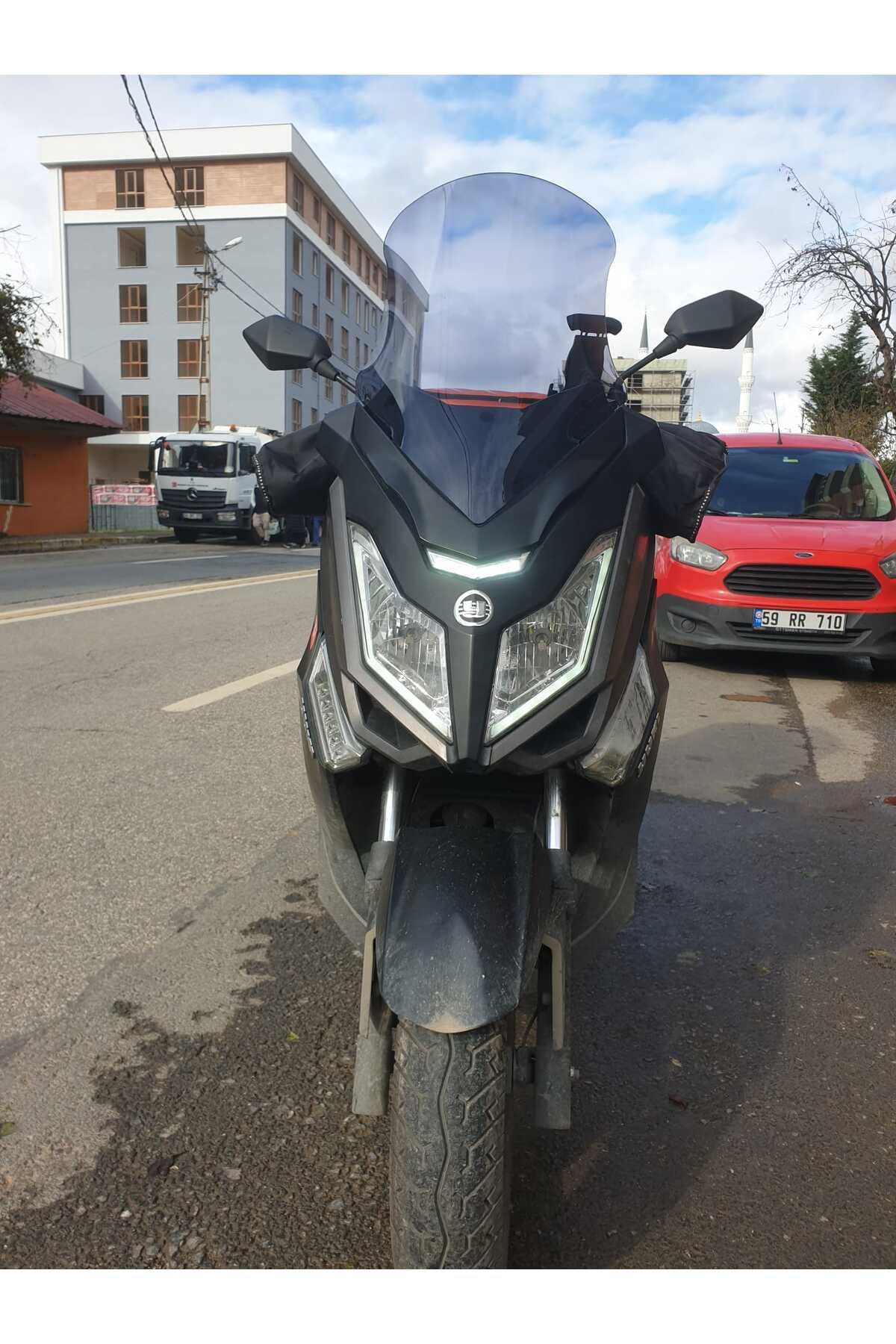 Yuki T9 strom 125 Ön Cam 2021-2025 Model 62cm Füme Renkli 4mm