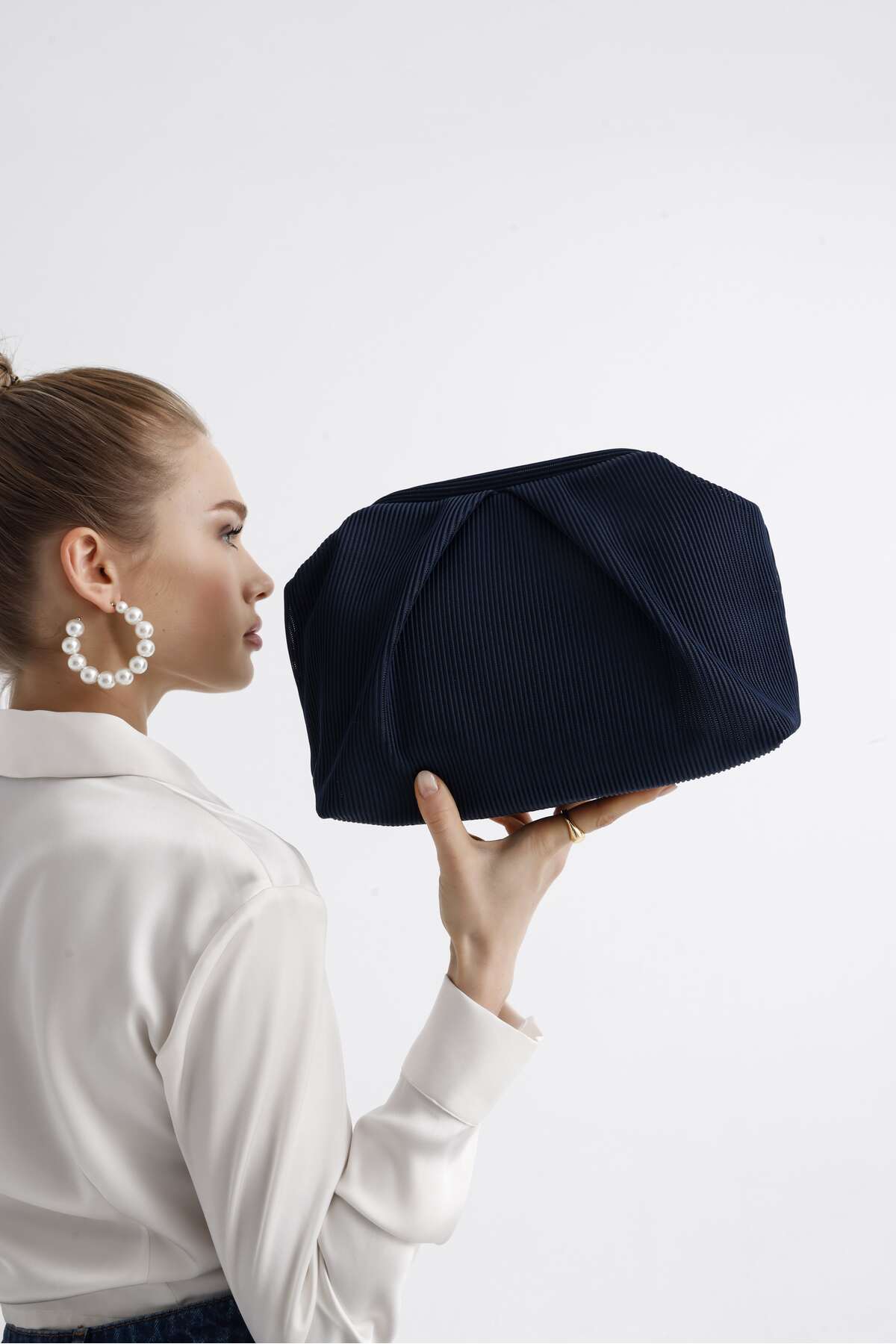 HEYBE'S Heybes Kadın Lacivert Piliseli Clutch El Çantası görsel 8