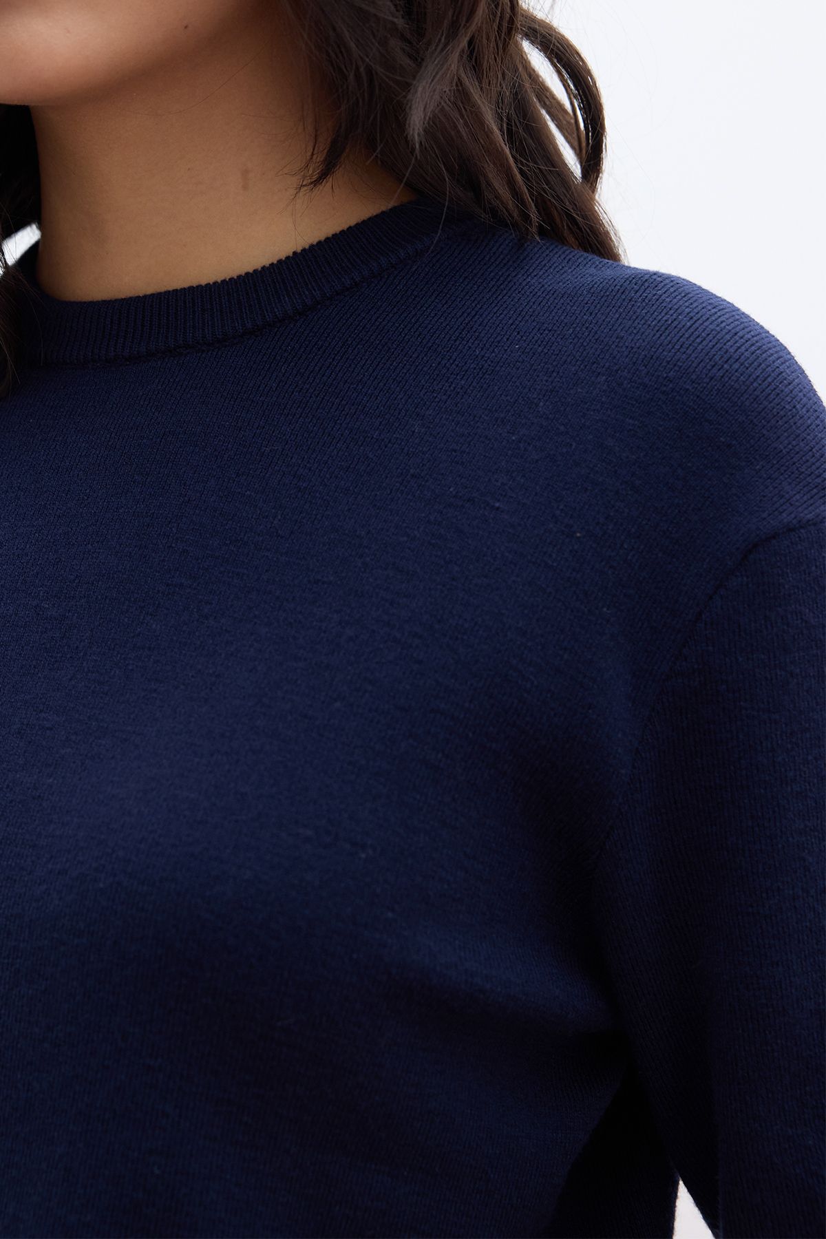 Manuka-Navy Blue Soft Textured Knitwear Sweater 3