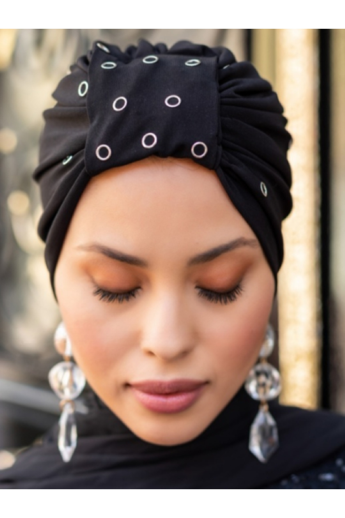 Differenza-Sandy Black Eyelet Design Bonnet 4