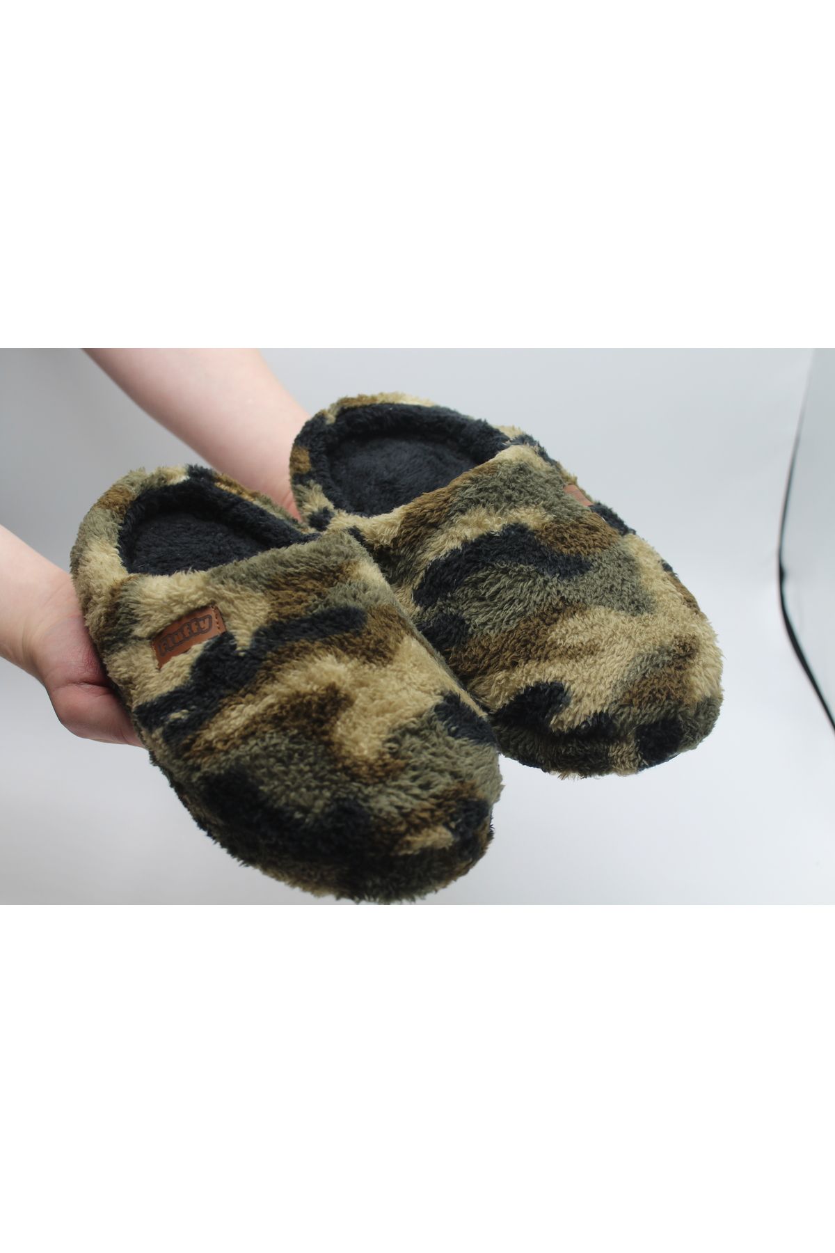 fluffy-Fleece Plaid/Camouflage Printed, Plush Inside, Thick and Non-Slip Sole Men's Home Slippers 1