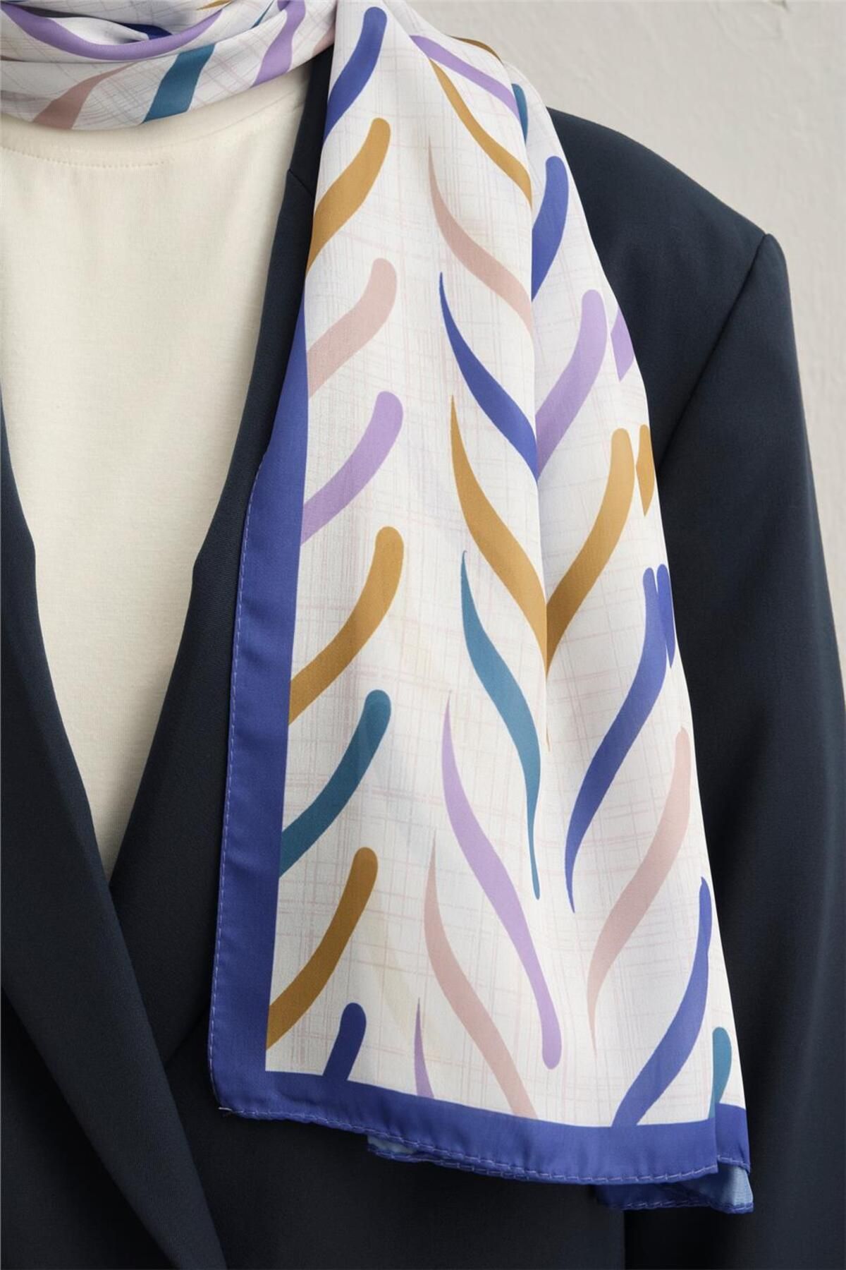 Armine-Life 8045 9 05 Model Shawl 2