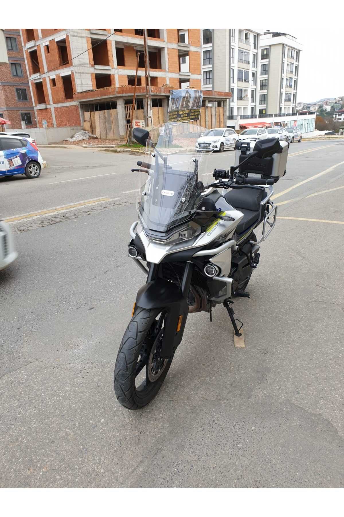 CF MOTO 800 MT Siperlik Ön Cam 2022-2025 Model 57cm Şeffaf Renkli 4mm UZUN CAM