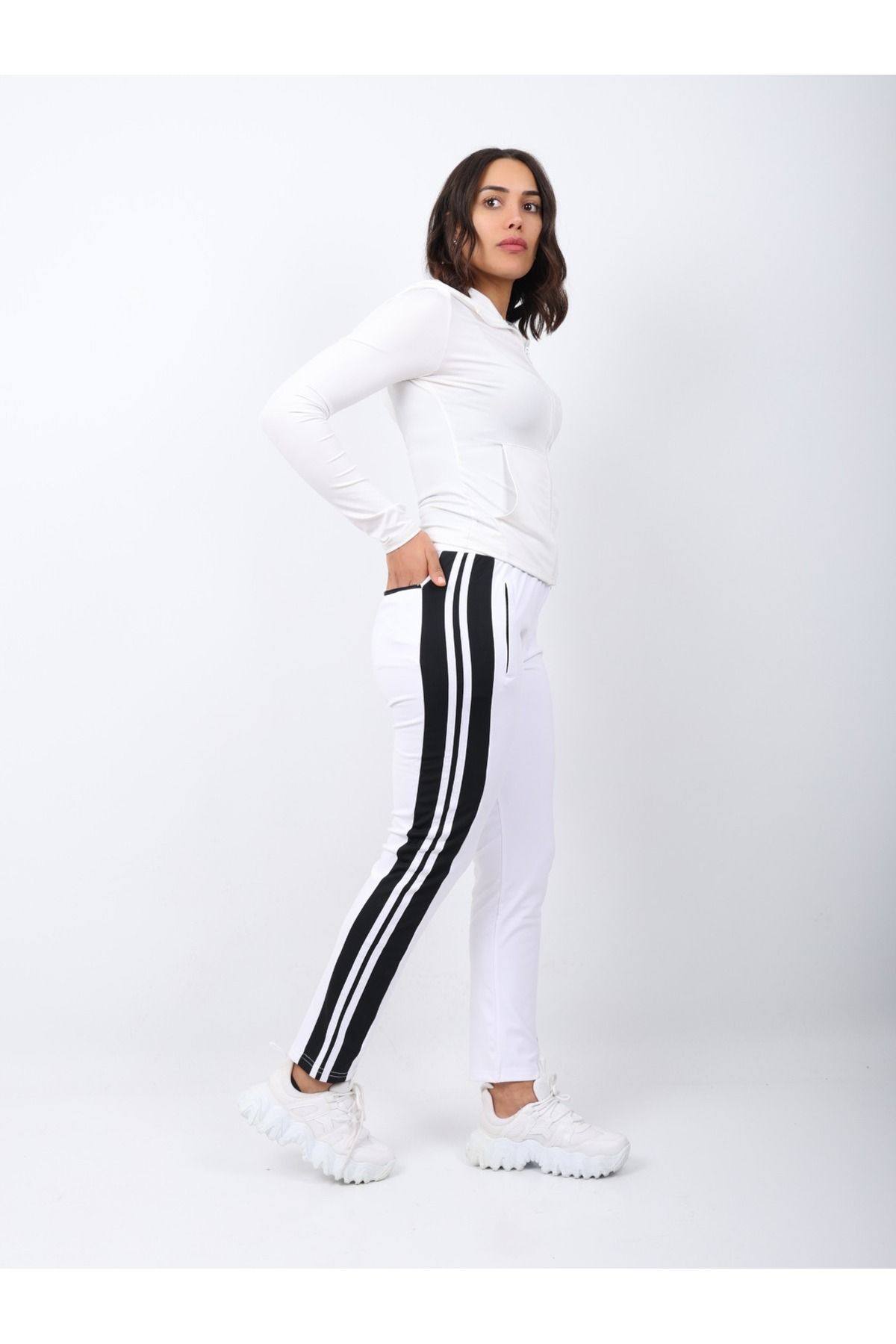 MERTEX-Diver Fabric Sweatpants with Fleto Pockets and Side Strips 8