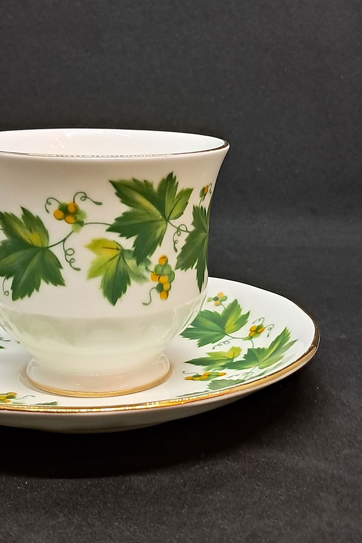 QUEEN ANNE-Bone China F974 - 180 ml Coffee Cup with 2 2