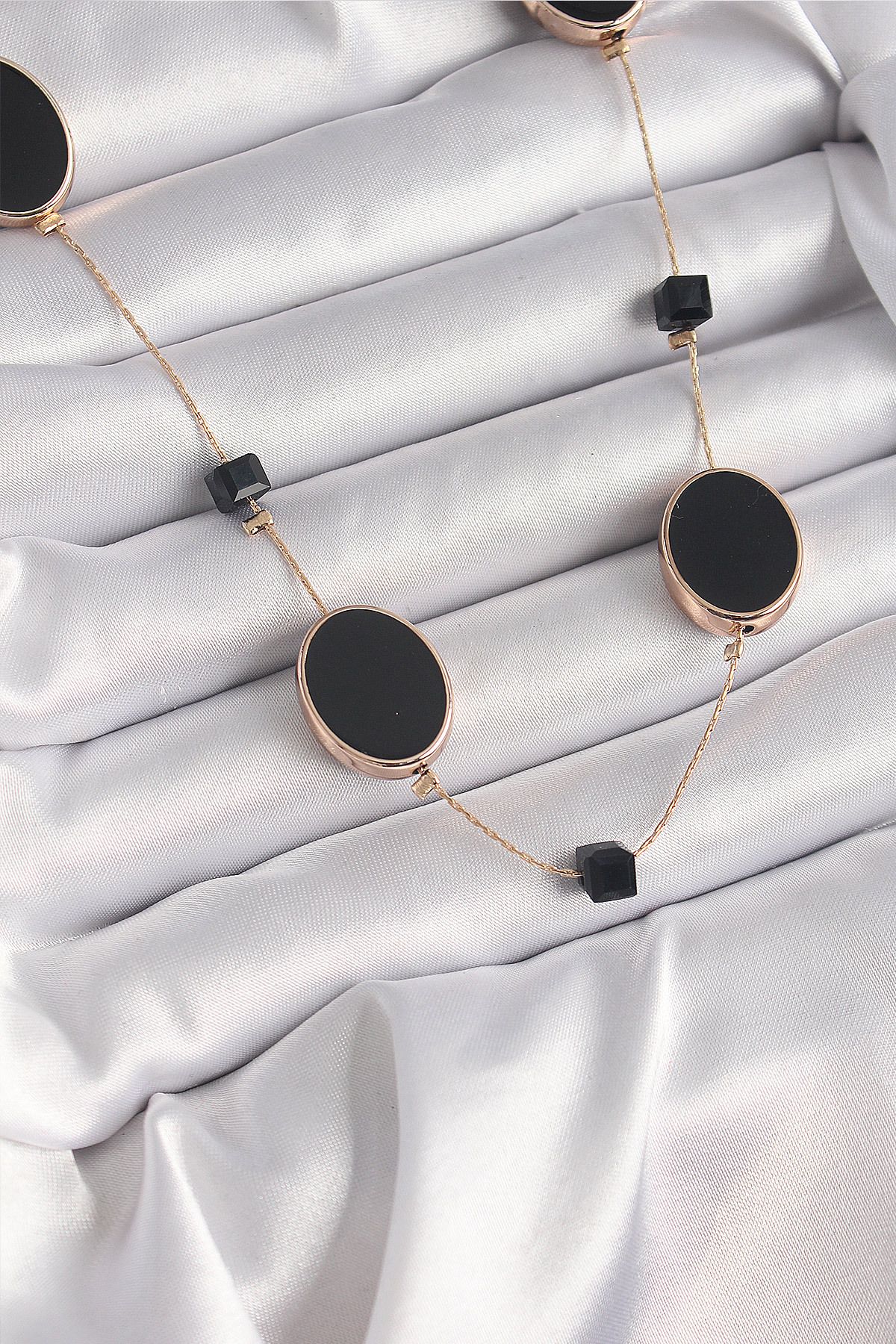 KfksStore Pirinç Gold Renk Siyah Renk Oval Siyah Küp Detay Kadın Kolye